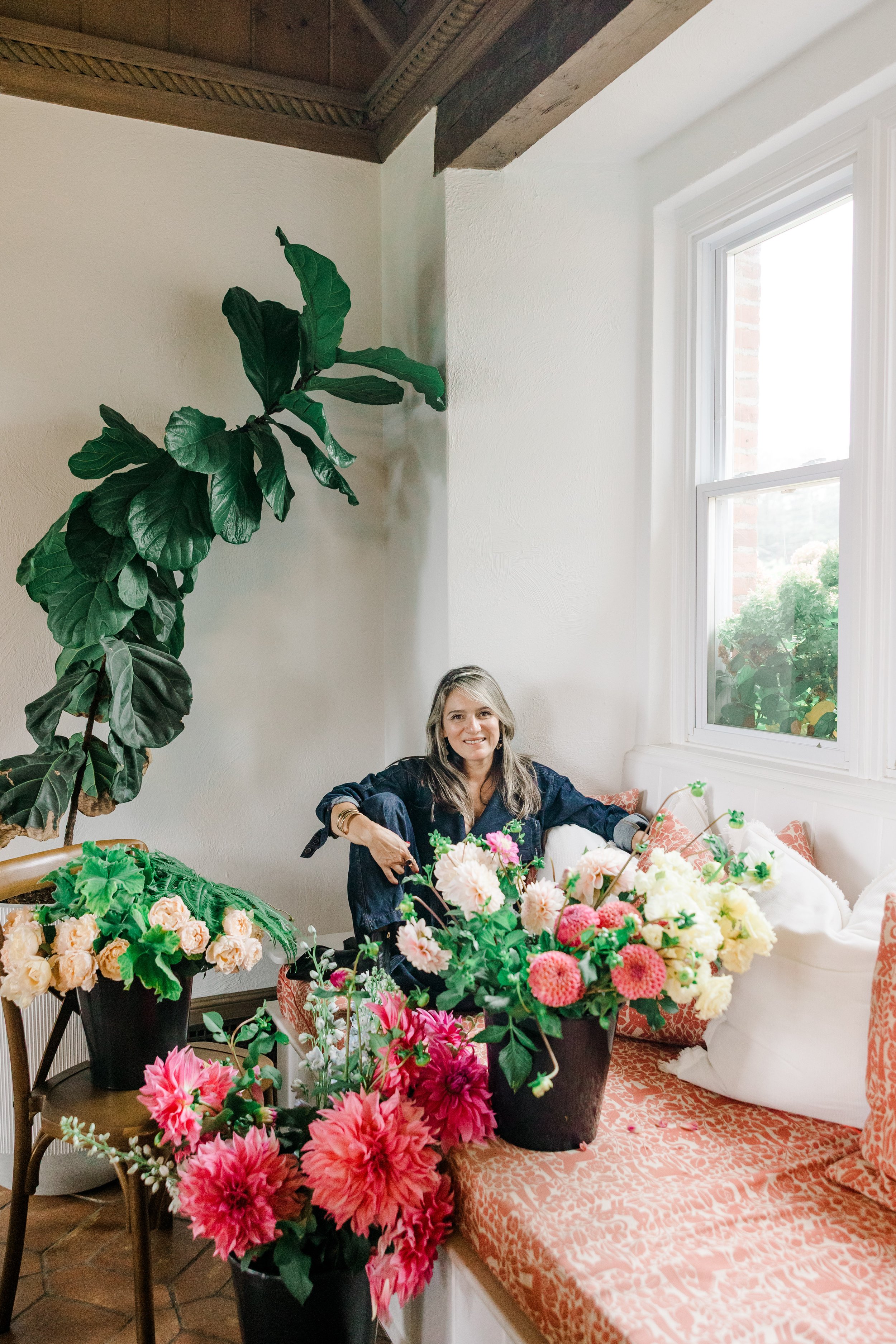 Choosing Your Wedding Flowers: Why Seasonality Matters