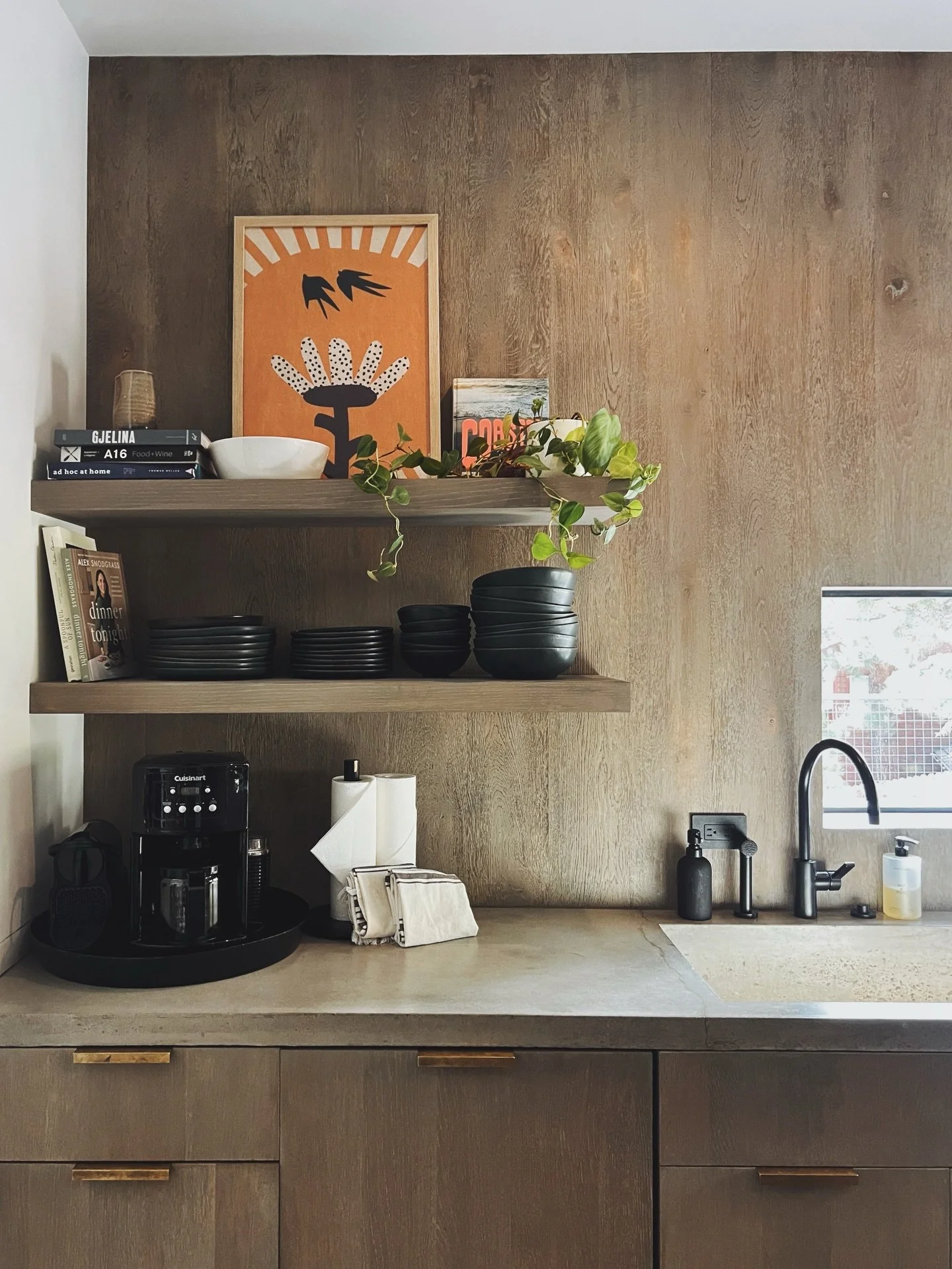Appreciating the details that make these spaces feel inviting ✨
Our hot beverage rituals at Gather Mammoth are extra inspiring with the winter morning light coming in early ☕️ 🍵 🫖 

#MammothLakesTravel #MountainGetaway #CabinInspo #WinterEscape #ga