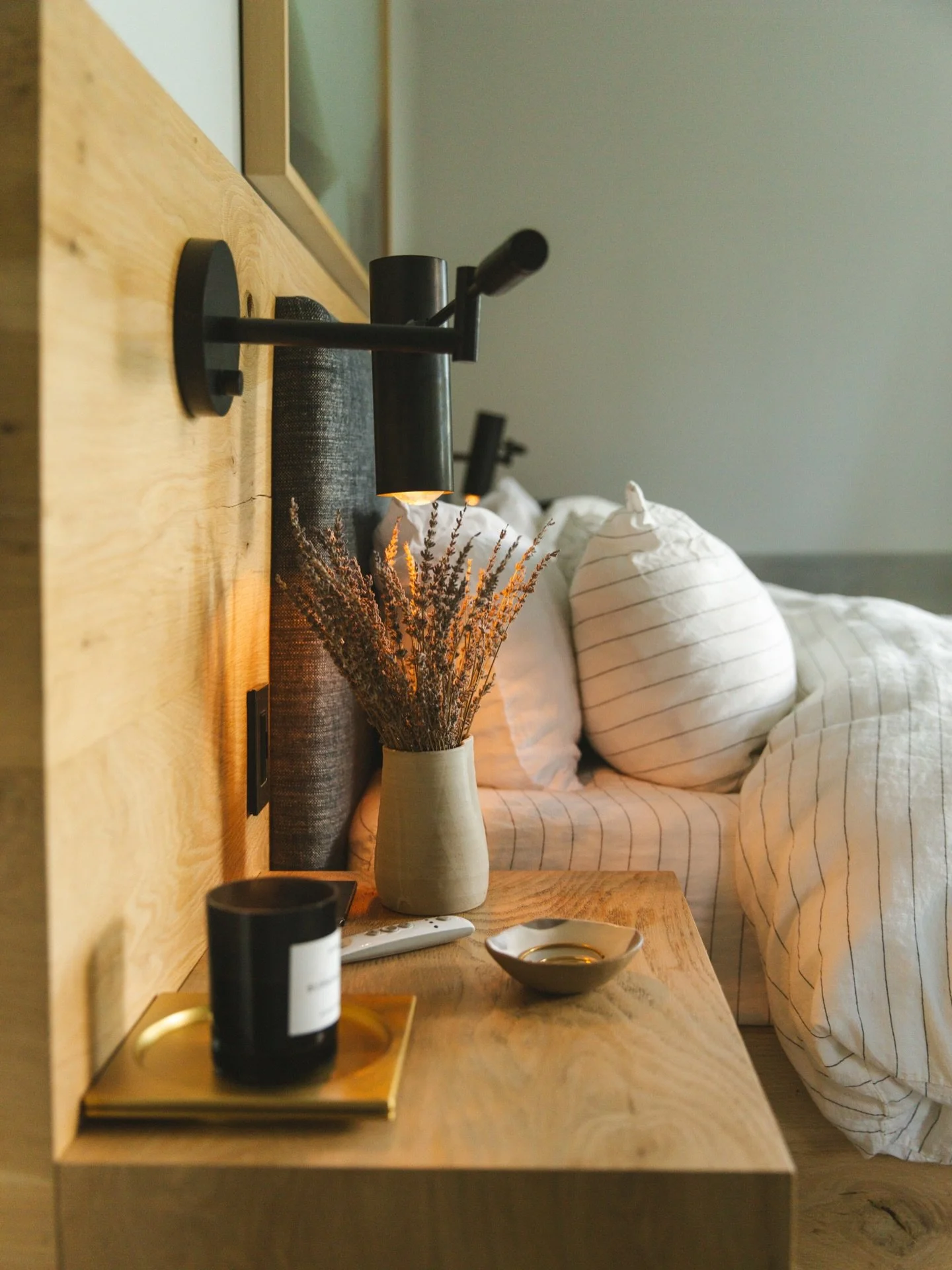 Details make the difference ✨

Whether you&rsquo;re winding down to optimize for deep rest or waking up to meet the day ahead, let the details hold you in your wellness. From the quality of light to the way the sheets feel on your skin&mdash;everythi