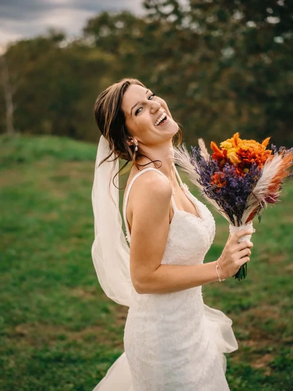 C O U R T N E Y 🤍

You know what makes me happy&hellip; seeing my girlies twice in a year 🤍

#newenglandwedding #bridalhair #ʙʀɪᴅᴀʟᴍᴀᴋᴇᴜᴘ