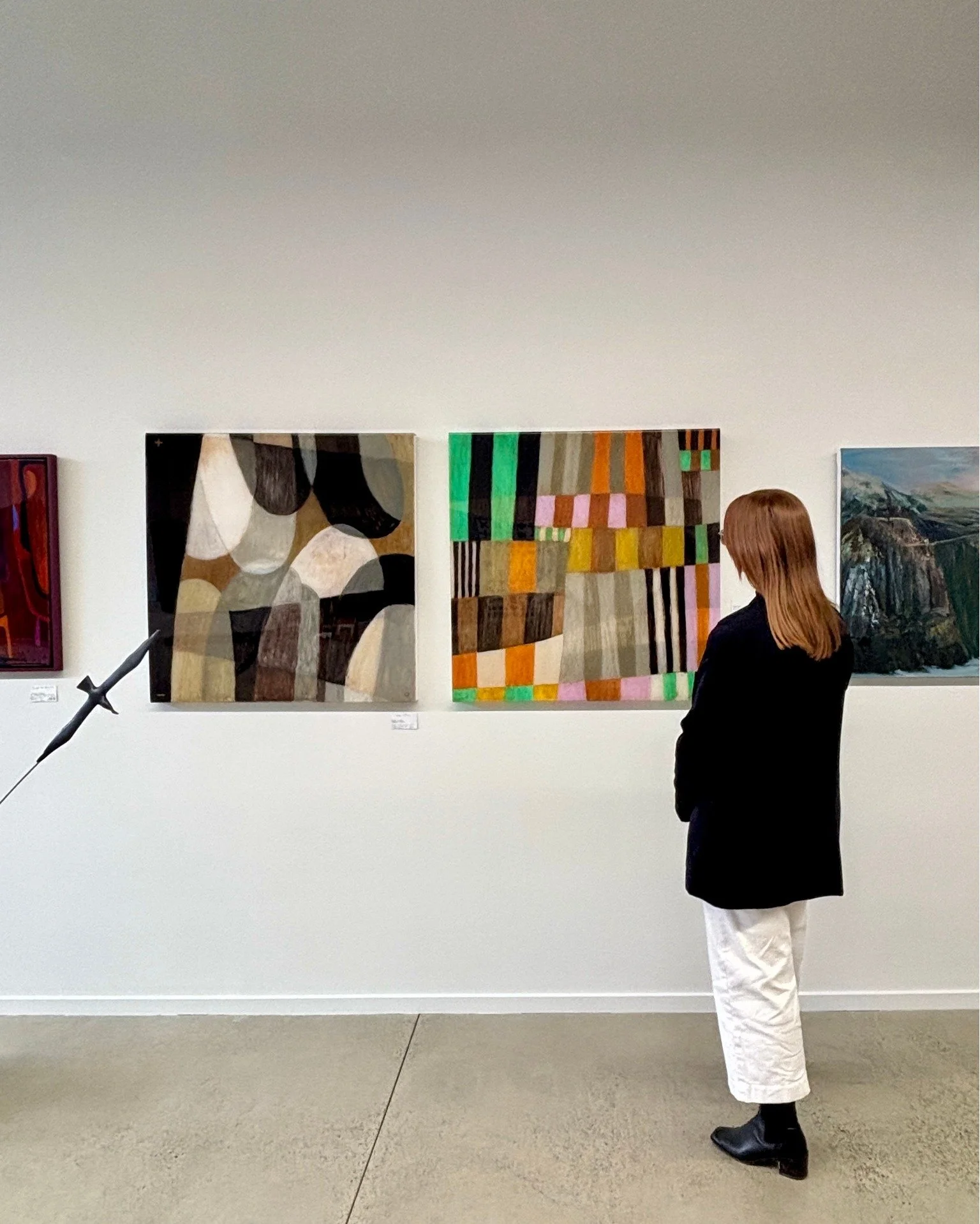 Is anyone else happy it's Monday? Or is that just me...? 
 
It's a fresh week at Ashe with no events or workshops 😮&zwj;💨 (phew)
Just beautiful crisp mornings and sunny days to wander and feel inspired by contemporary New Zealand art. Stop by and f