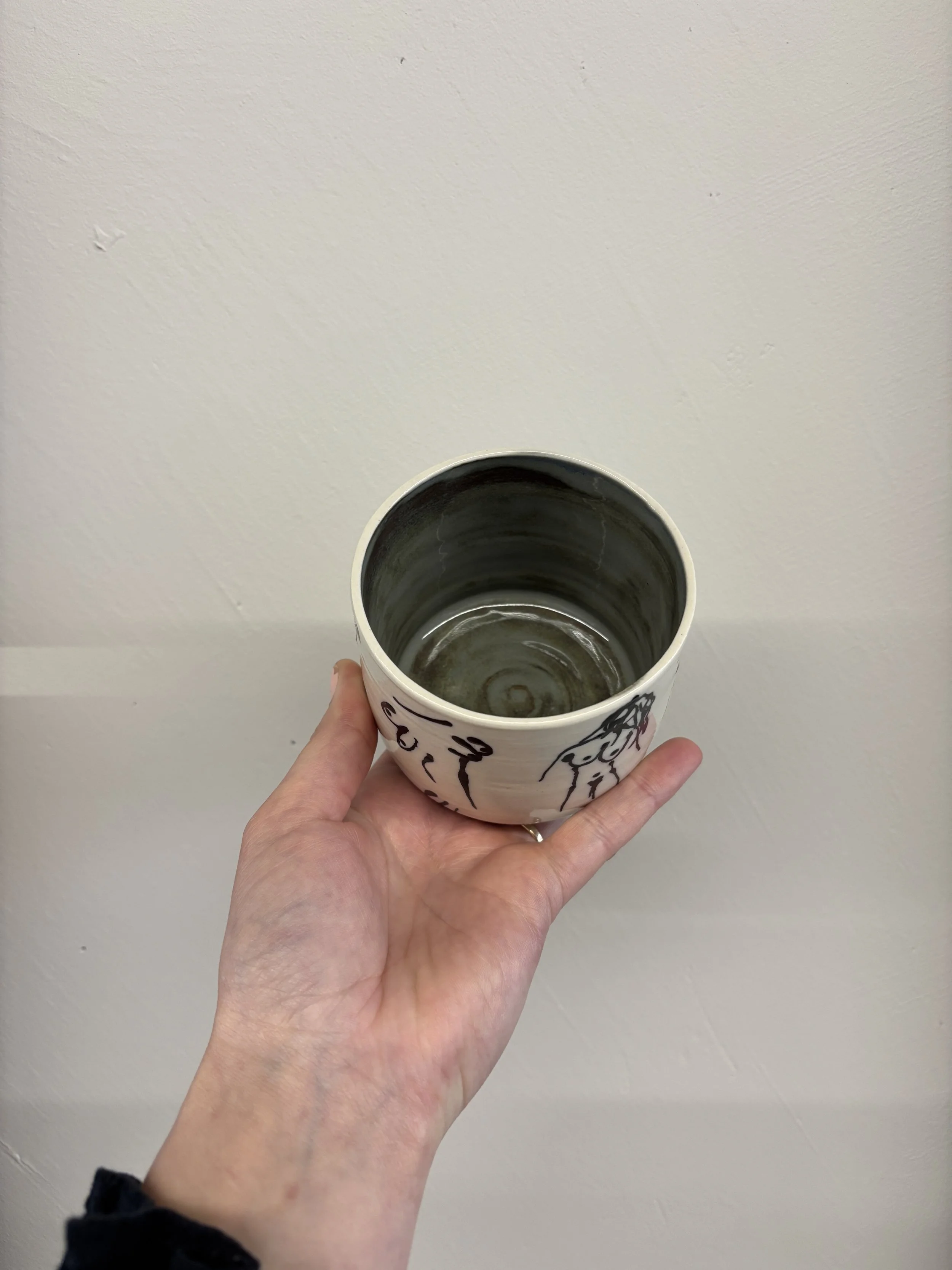 Fluid Pottery Life Drawing Tumbler Mug Green 2.JPG