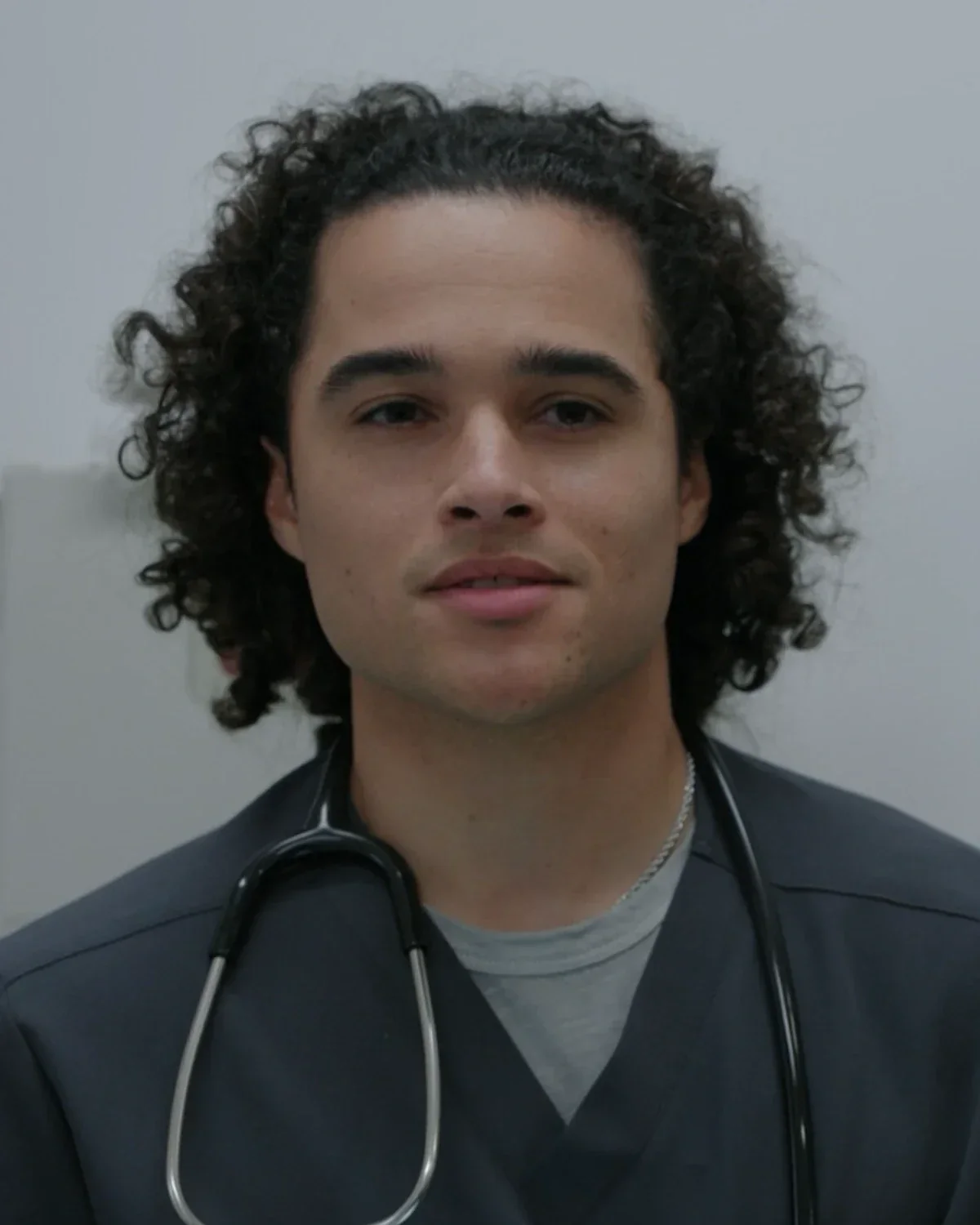 Where Is Mateo in 'The Pitt' Season 2?