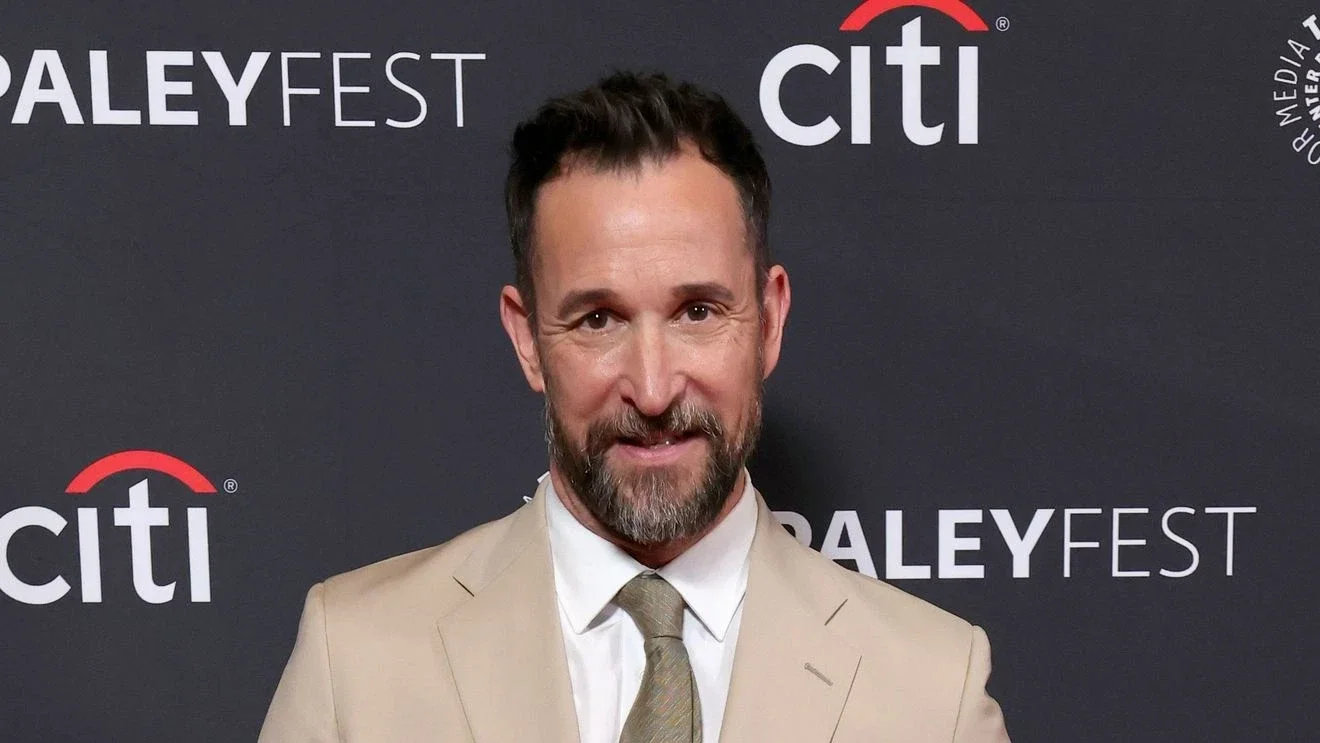 Noah Wyle hints at a 'weather change' for season 3 &amp; a new Dr. Robby hobby