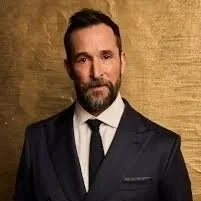 FIGS partners with Noah Wyle for healthcare workforce advocacy