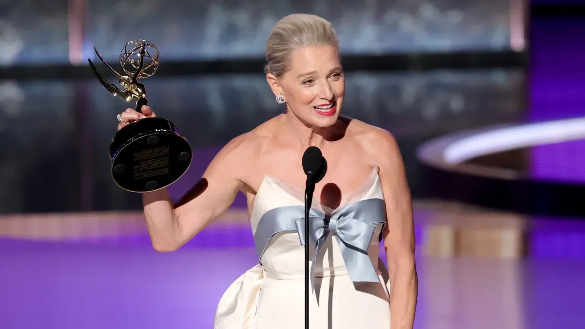 How Katherine LaNasa’s ‘The Pitt’ co-stars could cost her a 2nd Emmy
