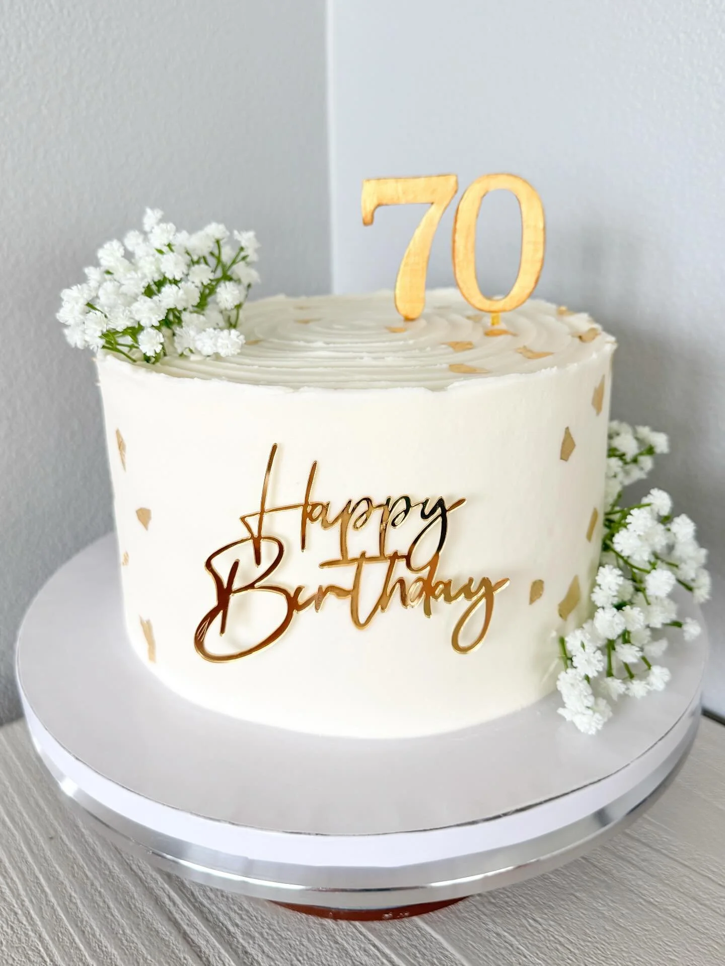 Milestones are meant to be celebrated! Happy 70th birthday! 🎉 

#milestones #70thbirthday #birthdaycake #customcake #celebrationcake #bayarea #bayareabaker