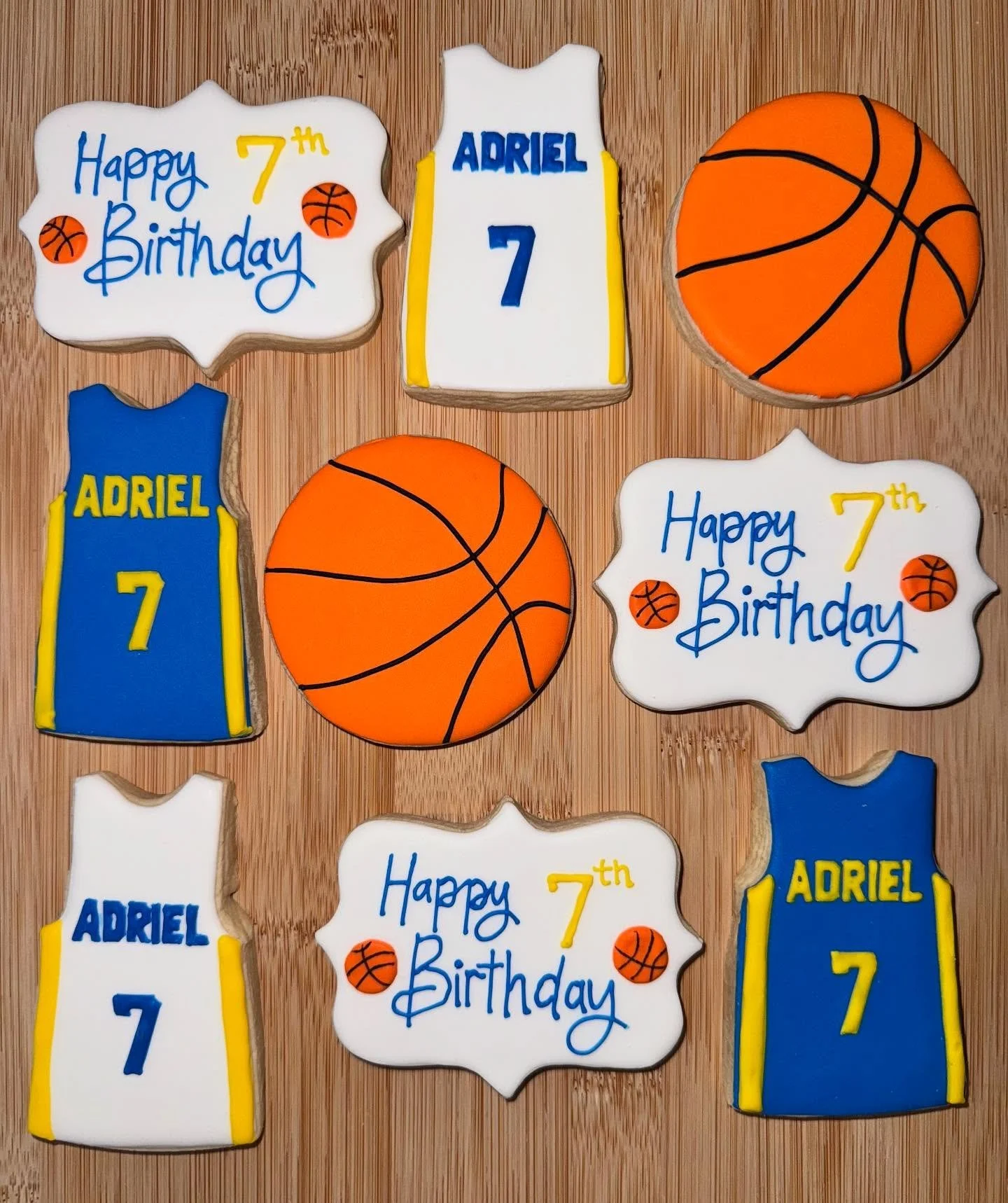 🏀 Basketball birthday cookies 🏀

#basketballbirthday #customcookies #warriors #warriorscookies #birthdaycookies #bayarea #bayareabakery