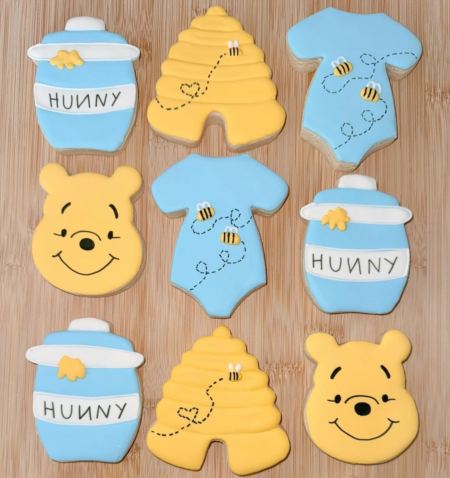 Winnie the Pooh baby shower cookies

#winniethepooh #winniethepoohcookies #babyshower #customcookies #honeypot #bayarea #bayareabaker