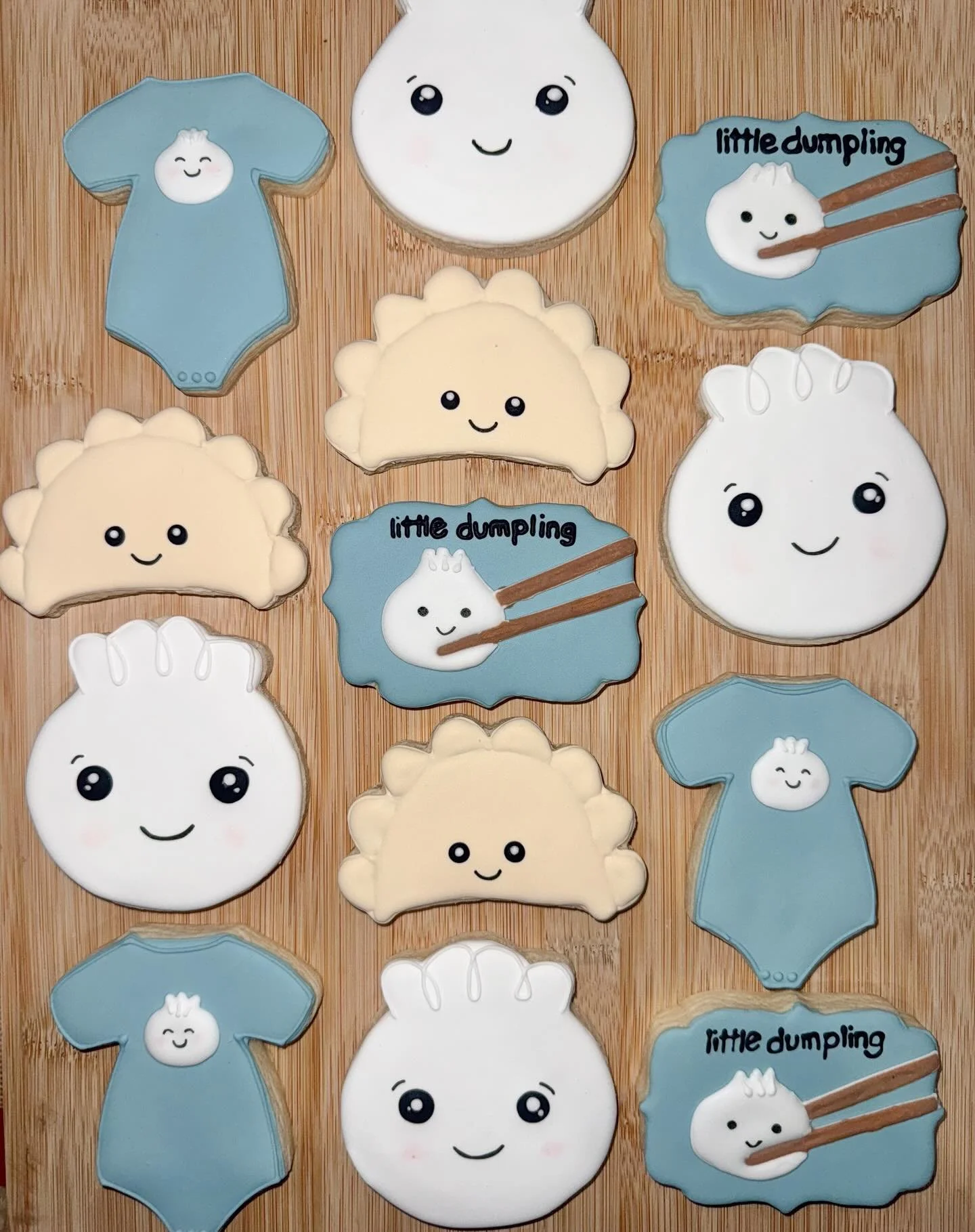 A little dumpling is on the way! 🥟👶🏻

#babyshower #babyshowercookie #dumplings #dumplingcookies #customcookies #babyboy #bayarea #bayareabaker