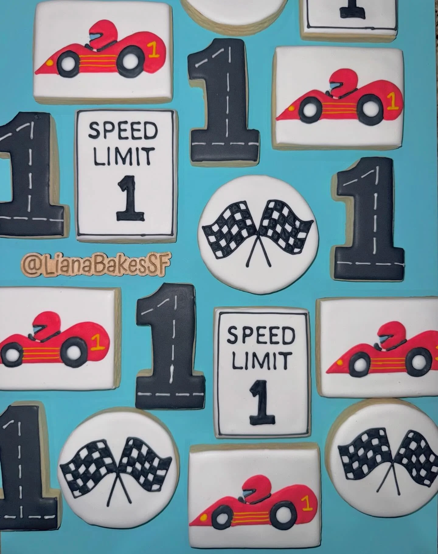 Happy birthday to a speedy &lsquo;ONE&rsquo;! 🏎️ 💨 🎉 

#racecarbirthday #racecarcookies #firstbirthday #customcookies #bayarea