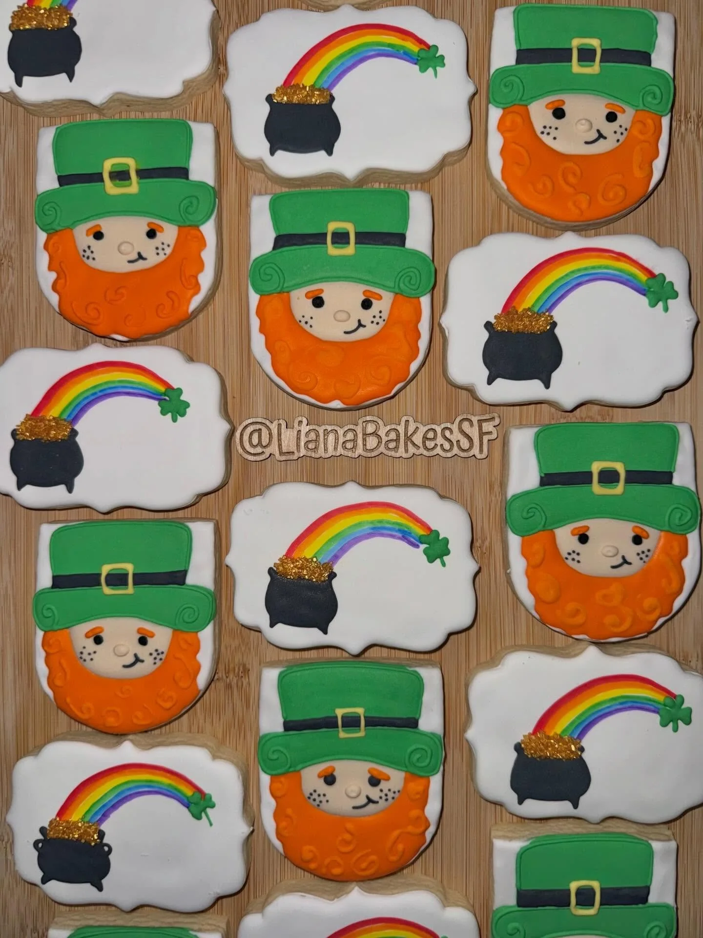 Happy belated St. Patty&rsquo;s Day! ☘️ 

#stpatricksday☘️ #potofgoldcookies #leprechaun #customcookies #bayarea