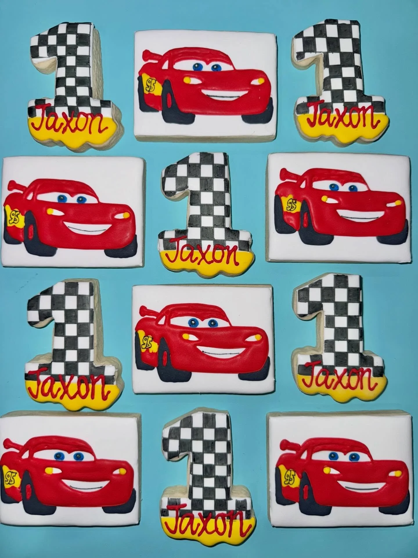 Ka-chow! Jaxon is ONE! 🏎️ 🏁 💫 

#lightningmcqueen #carsbirthday #lightningmcqueencookies #customcookies #bayarea