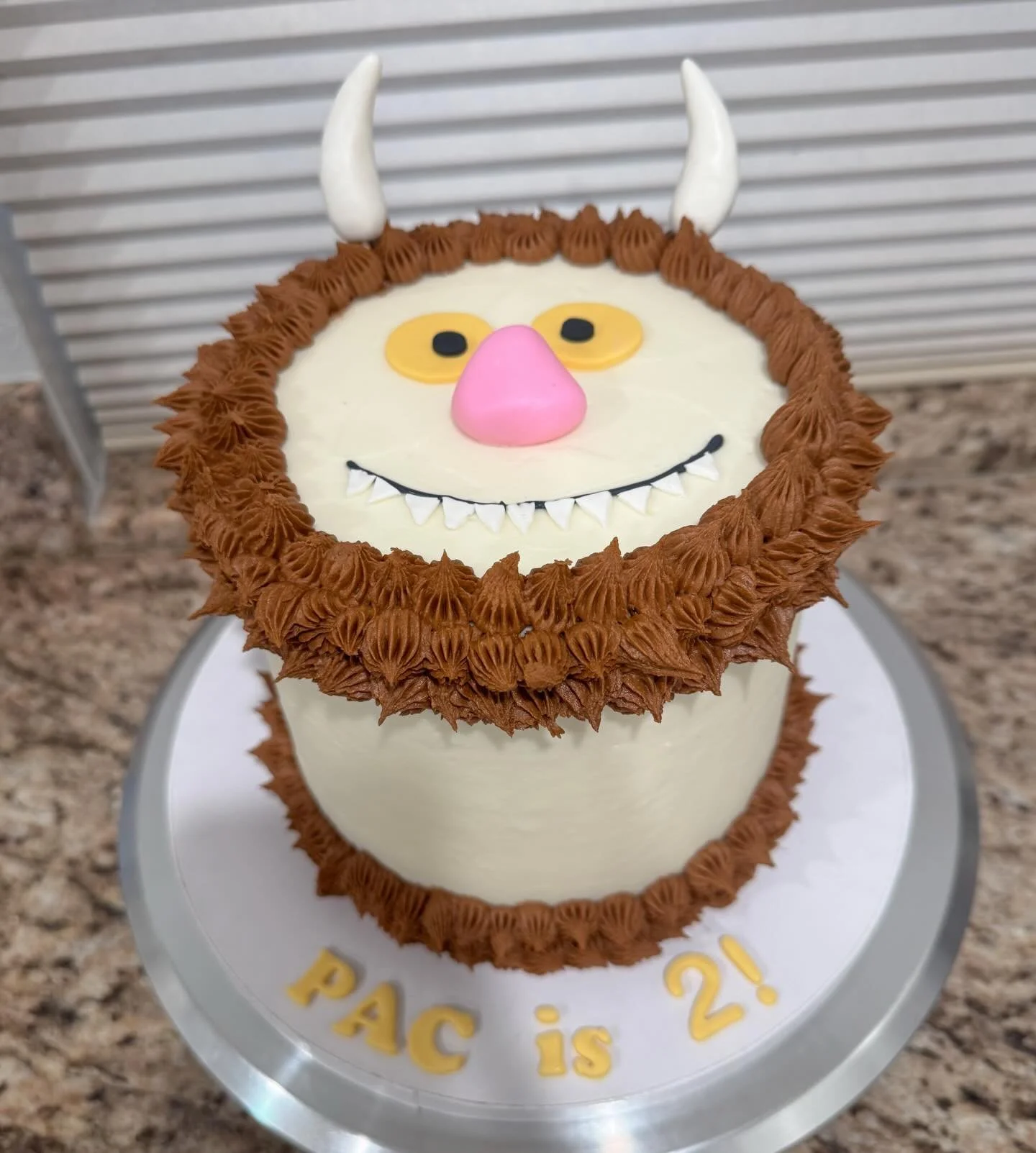 Monster Carol from Where the Wild Things Are. A classic children&rsquo;s book ✨📚 

#wherethewildthingsare #wherethewildthingsarebirthday #customcake #bayarea #birthdaycake