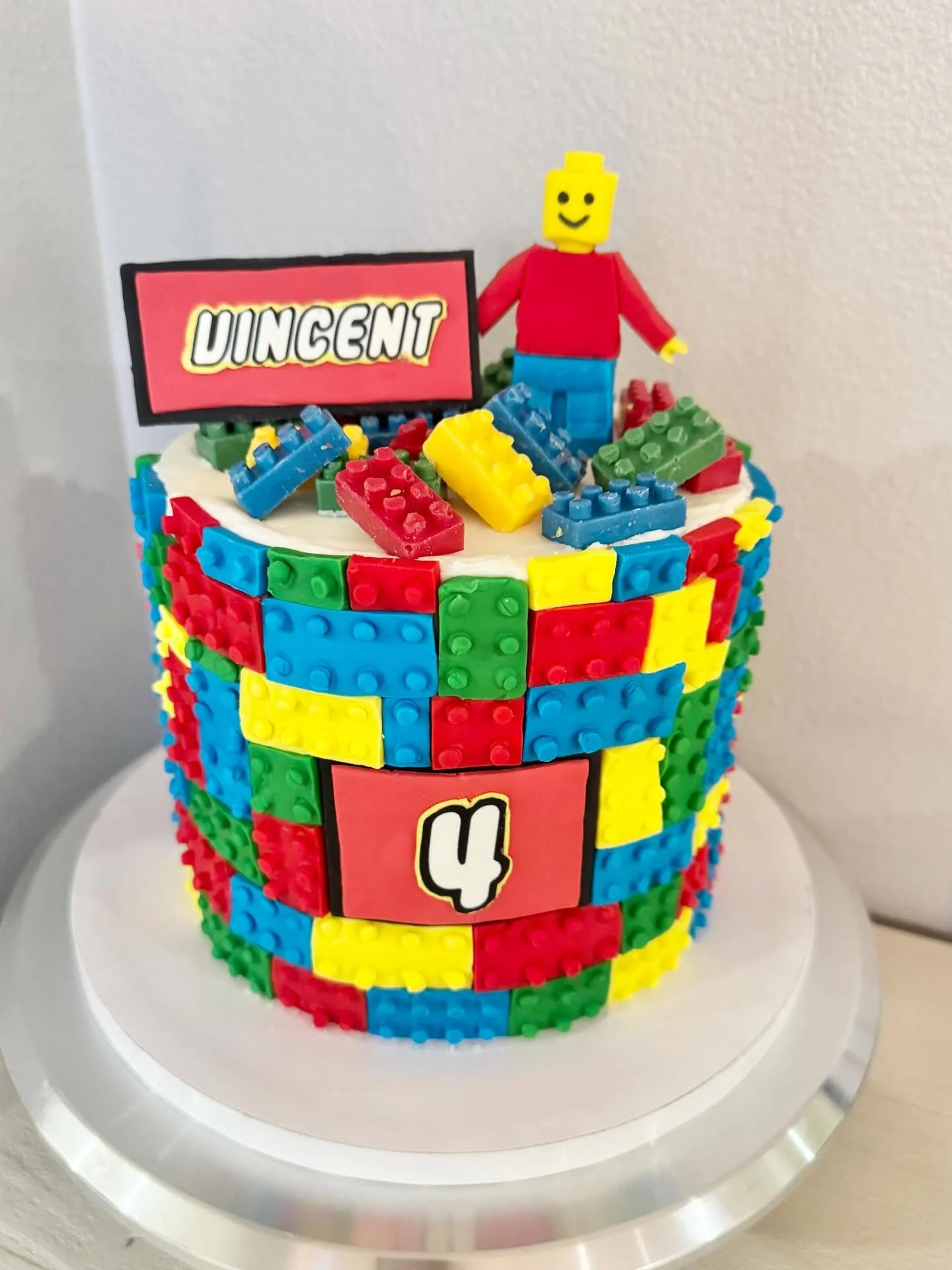 Lego cake! Always a fun one to create!

#legocake #legobirthday #customcake #bayarea #bayareabakery