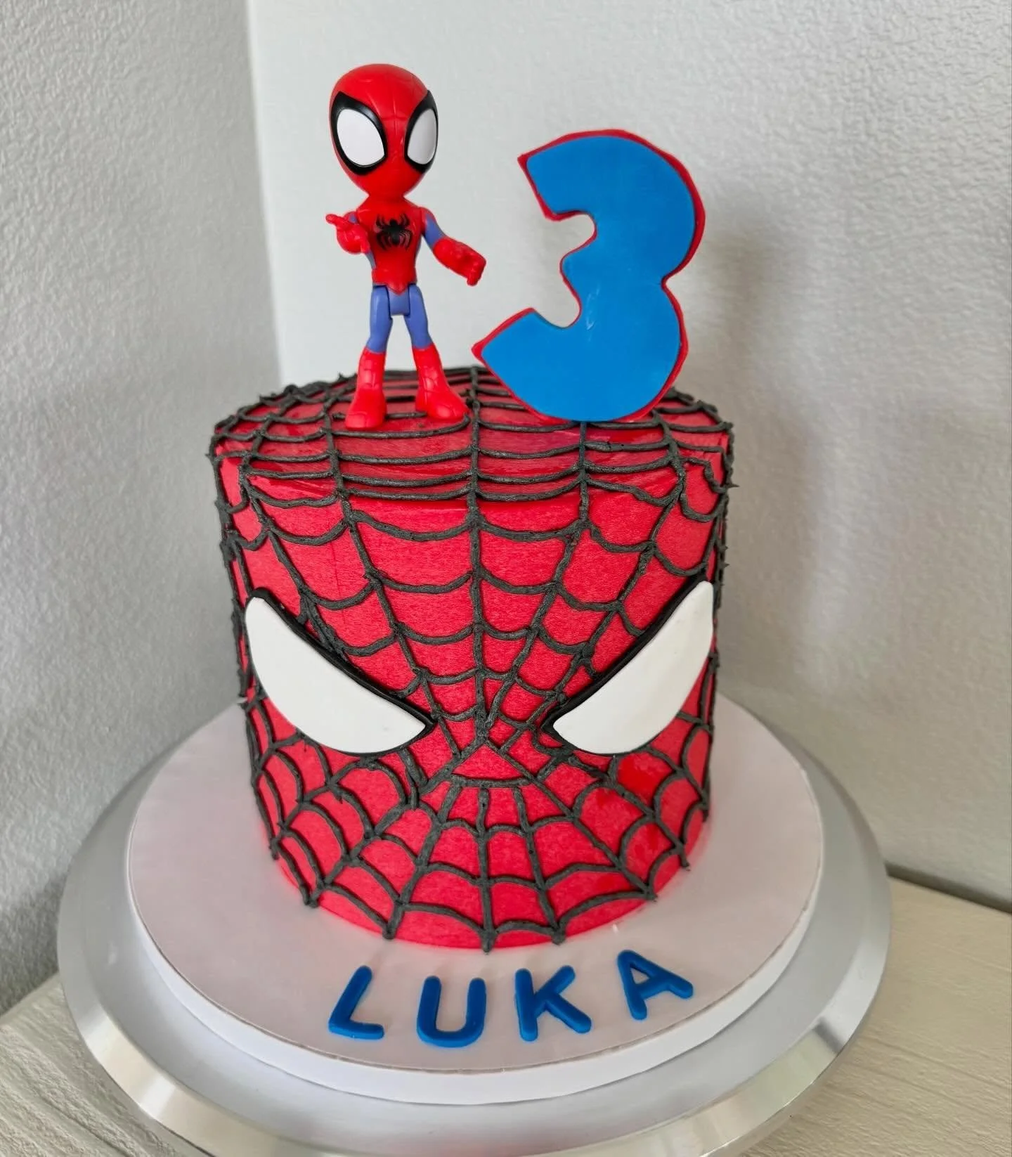 Spider-Man cake for Luka! 🕷️🕸️

#spiderman #spidermancake #spidermanbirthday #customcakes #bayarea
