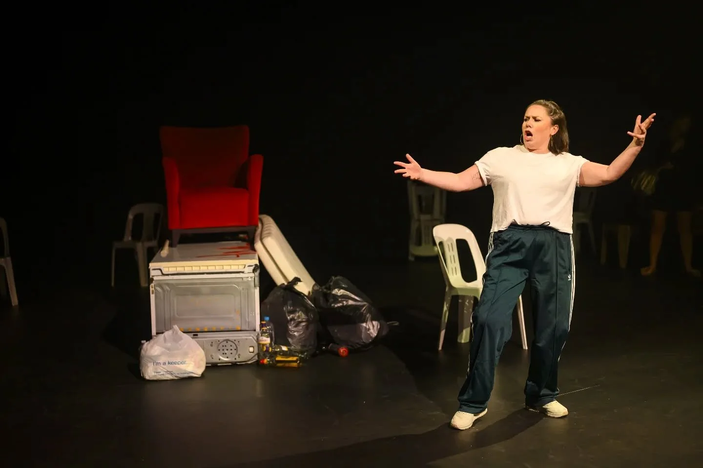 Some gorgeous pictures of Effie captured by the patron saint of arts documentation, @paztassone 🙏

Thanks to each and every one of you who supported our independent production of Iphigenia in Splott by Gary Owen! We are SOLD OUT tonight! 

Now to st