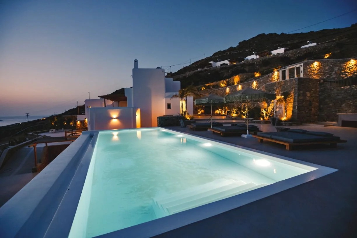 Halu-Estate-Mykonos-Vilotel-Luxury-Villas-01.jpg