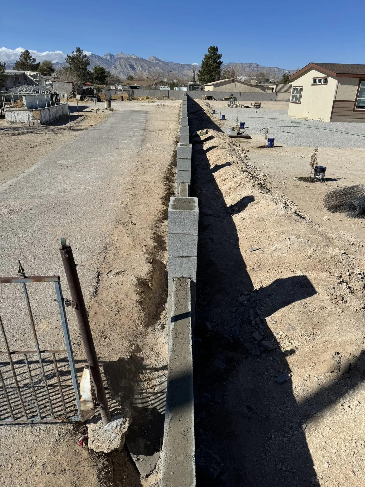 Perimeter wall 2/4
