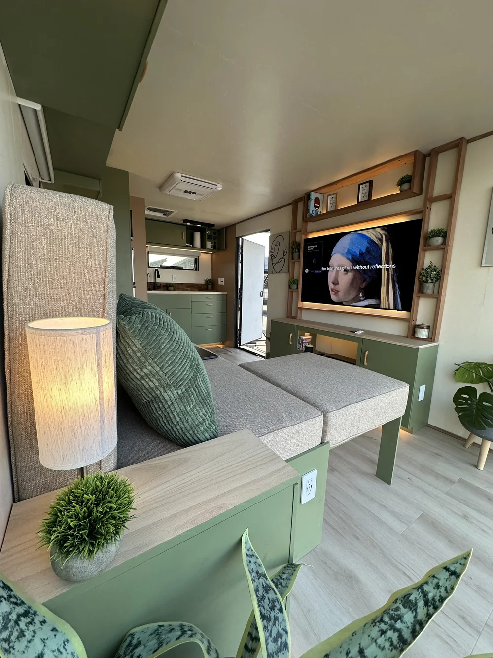 Tilghman XL trailer