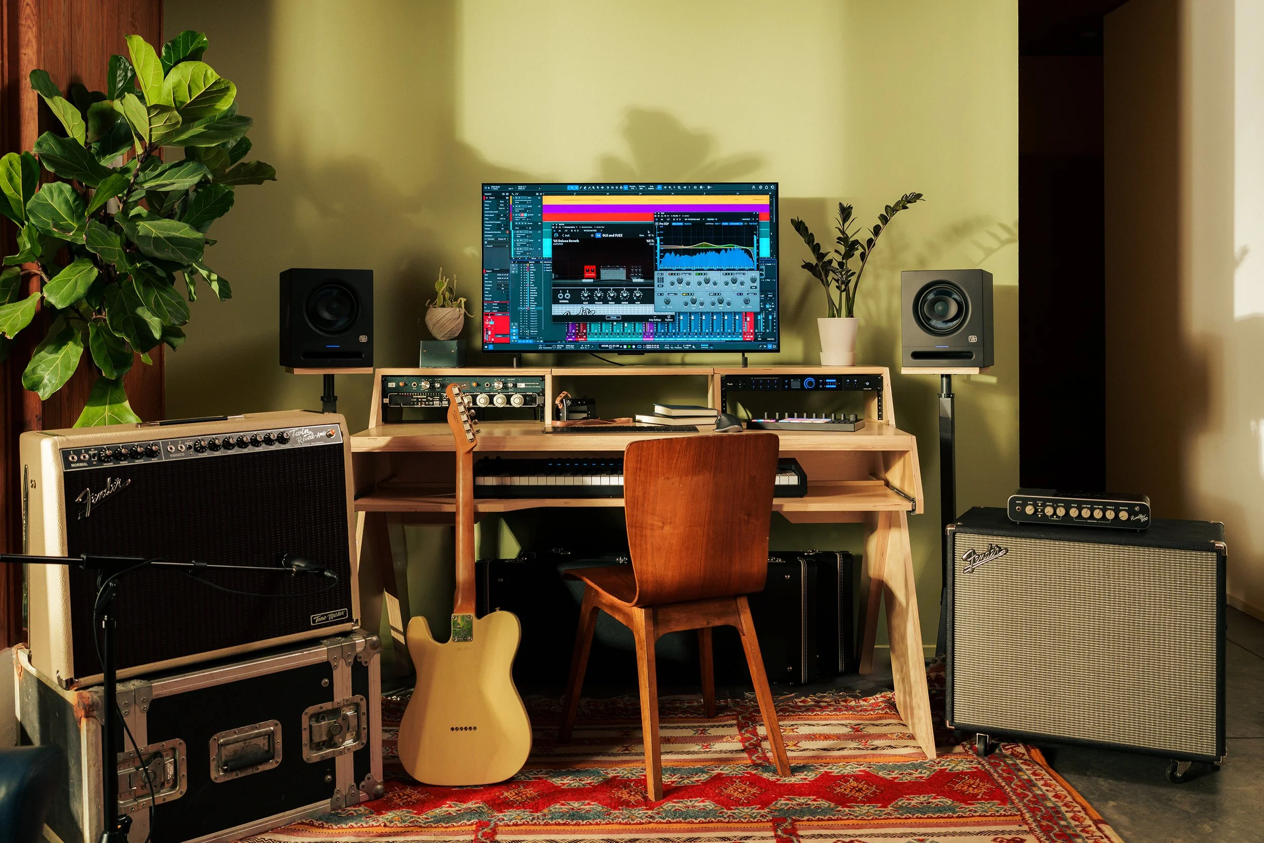 Fender Studio Lifestyle 14.jpg