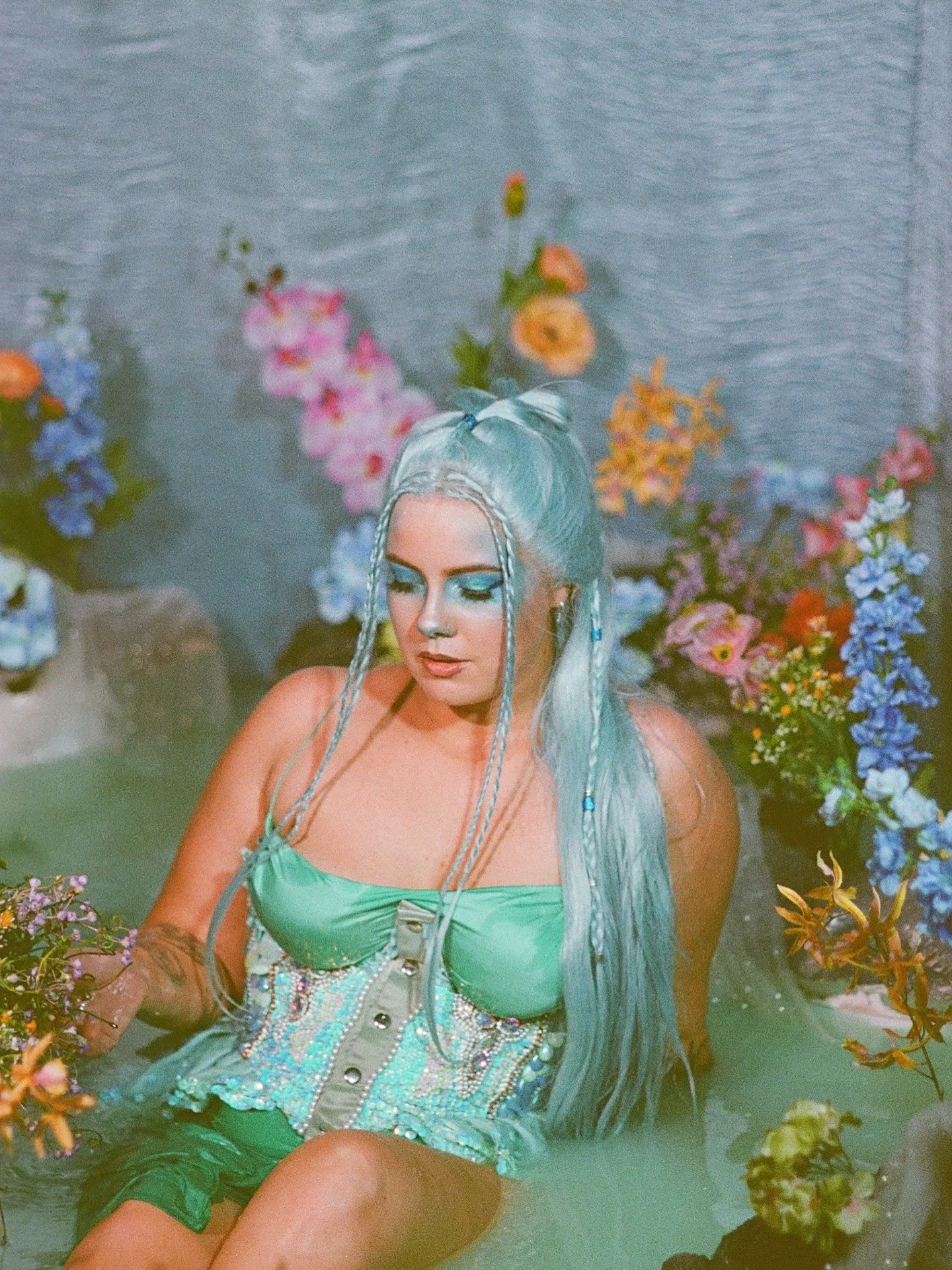 Sentimental is out this Friday 🥹 I&rsquo;m pretty overjoyed to share this one with the class. When it was first written it was really important to me that it maintained a lot of its sound and structure, and it has, but it&rsquo;s now so much more be