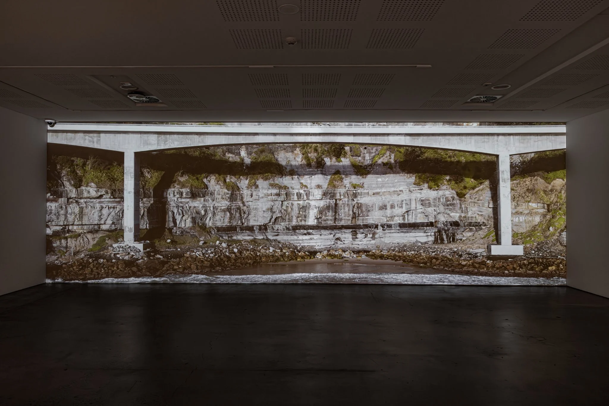 UNSWGalleries_BiancaHester_LithicBodies_2024_credit_JacquieManning-35.jpg