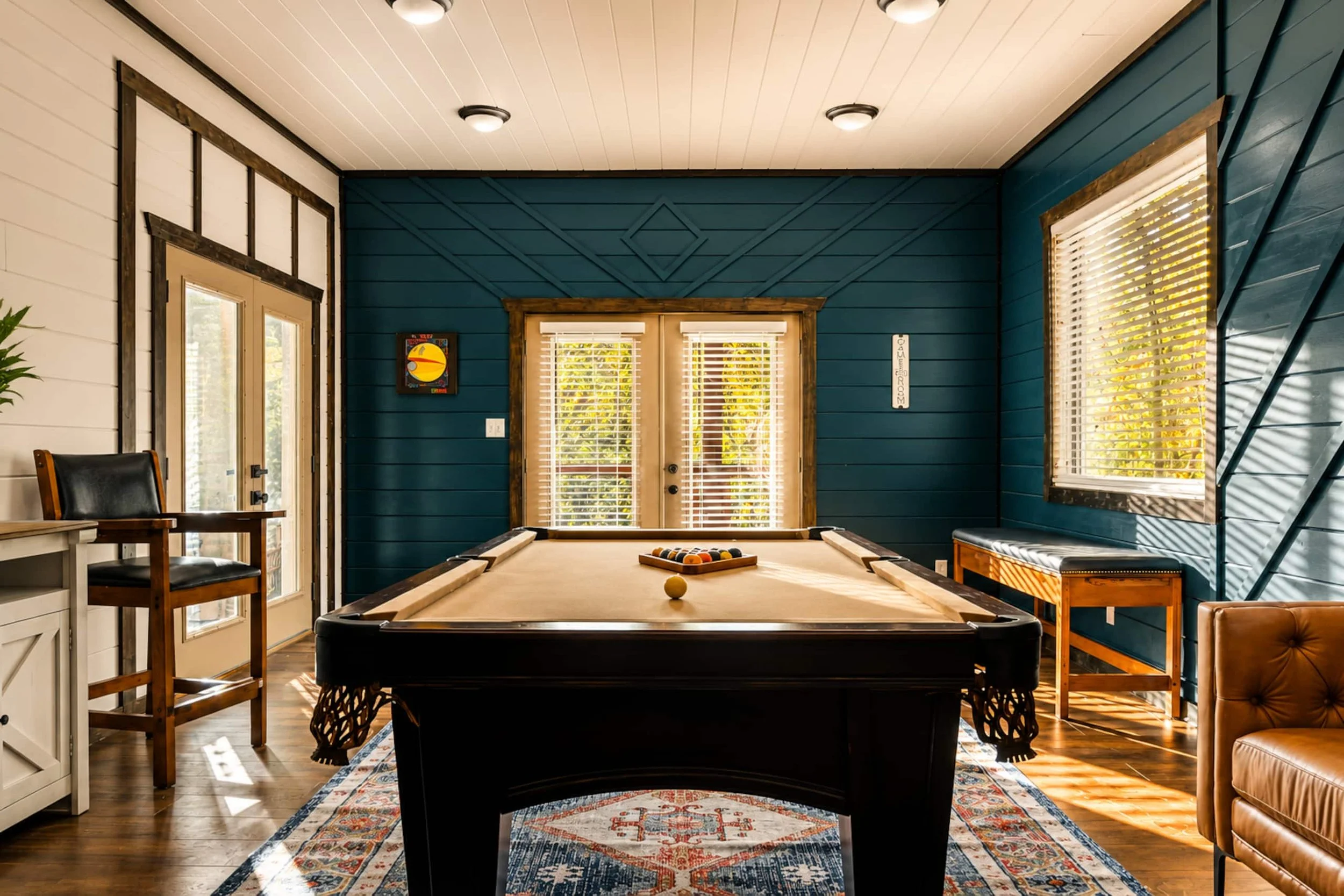 Game Room with Pool table