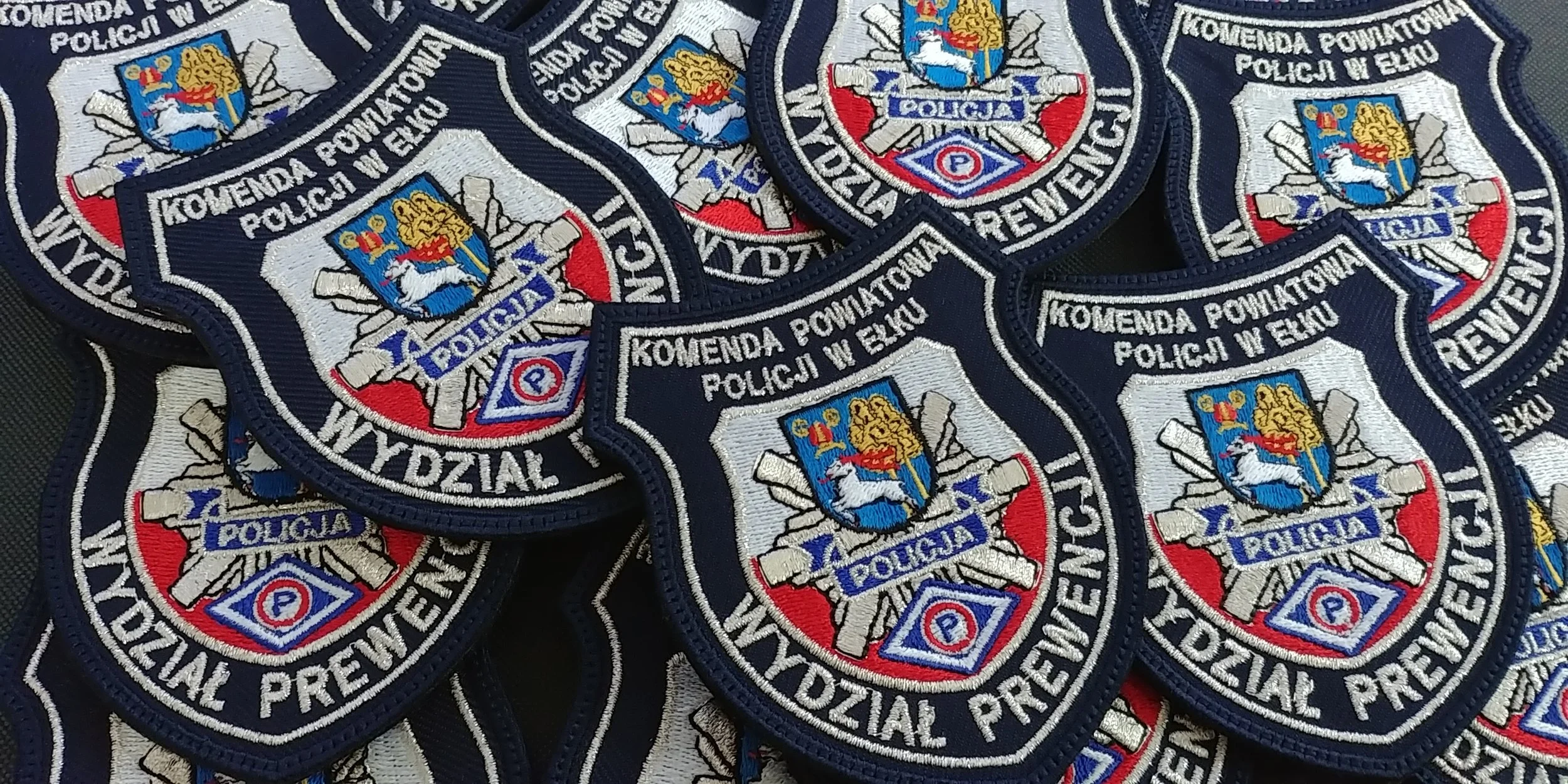 Naszywki haftowane Wydziału Prewencji Komendy Powiatowej Policji w Ełku