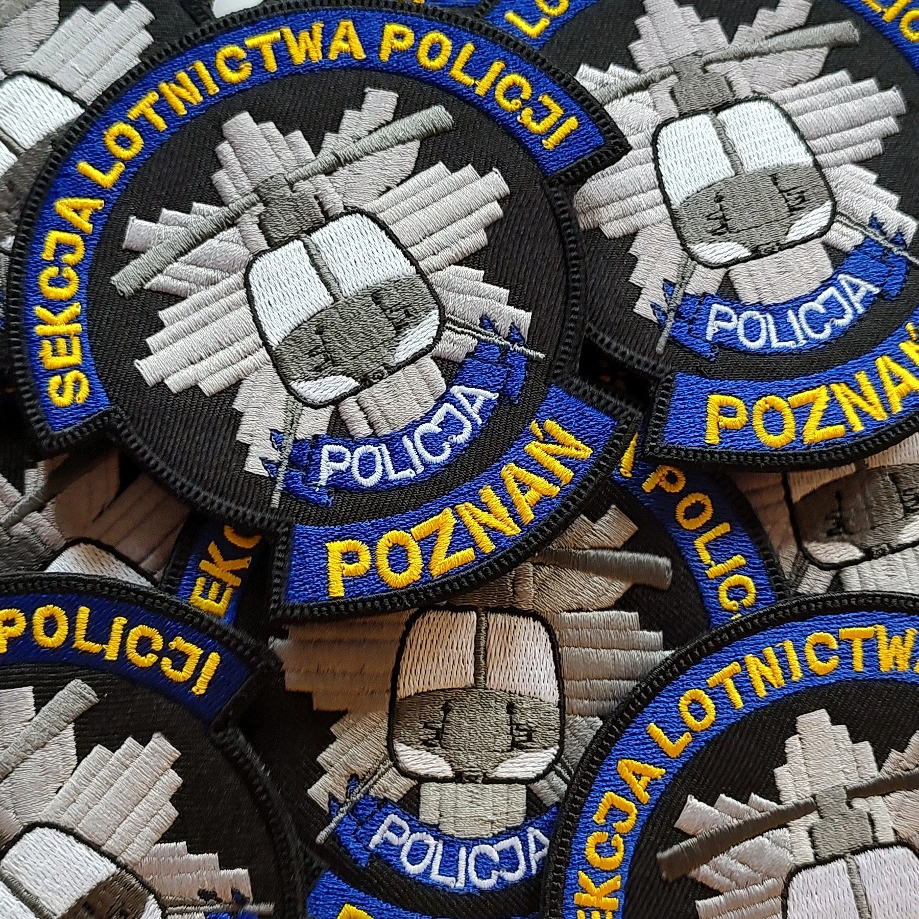 Haftowane naszywki Sekcji Lotnictwa Policji Poznań – Fabryka Haftu Ełk