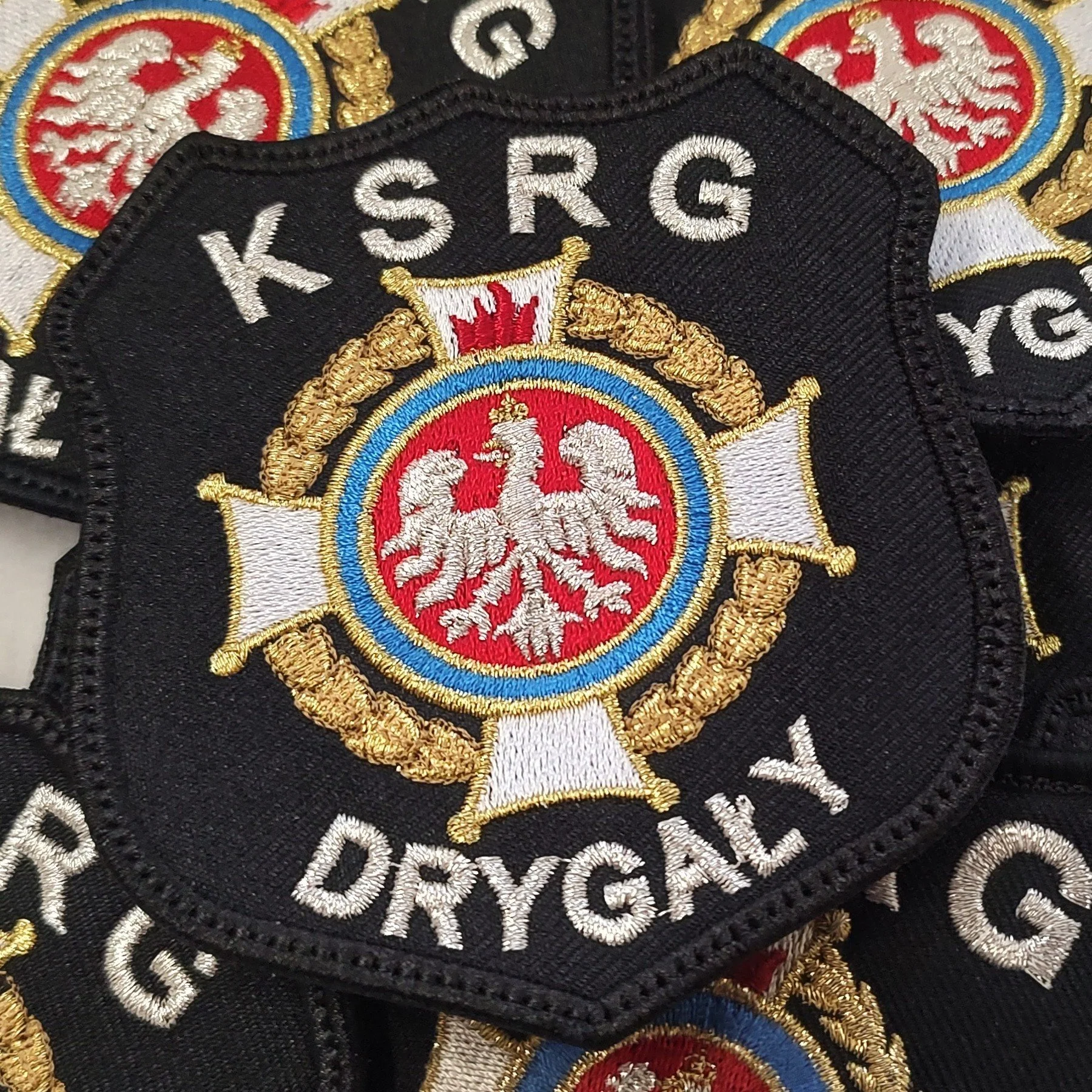 Haftowane naszywki strażackie KSRG Drygały na zamówienie – Fabryka Haftu Ełk