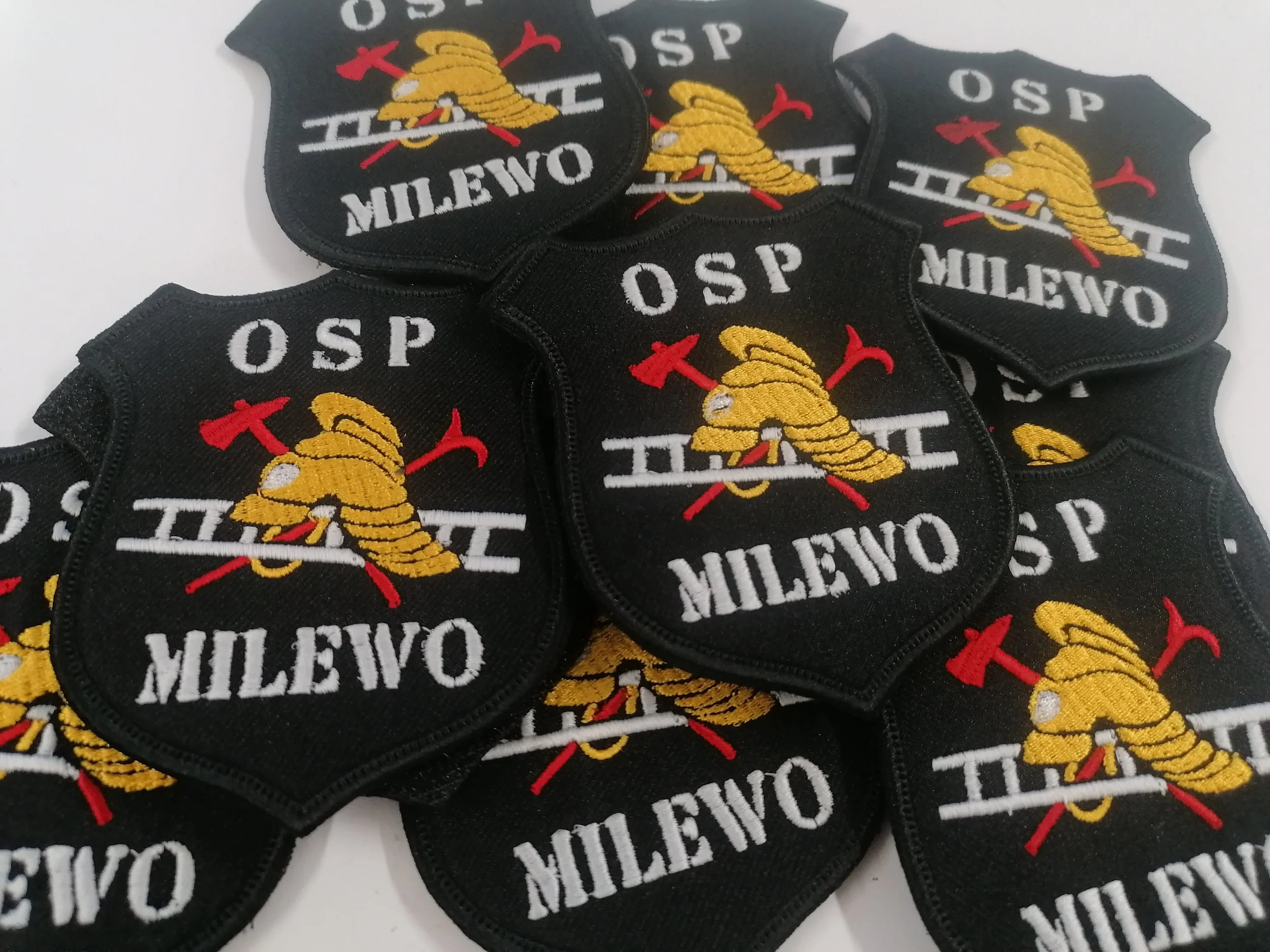 Haftowane naszywki strażackie OSP Milewo na zamówienie – Fabryka Haftu Ełk