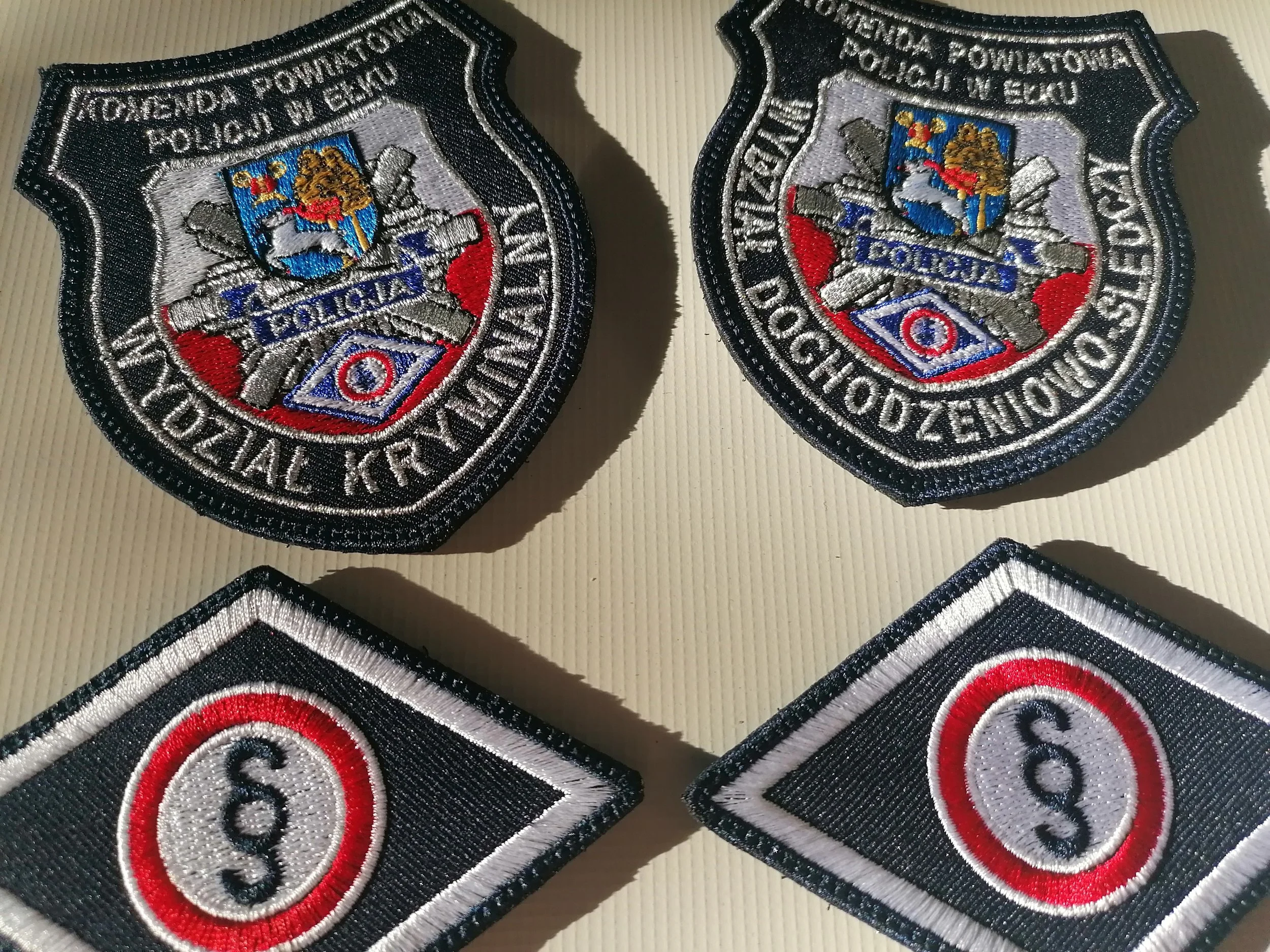 Haftowane naszywki Komendy Powiatowej Policji w Ełku – Wydział Kryminalny i Dochodzeniowo-Śledczy