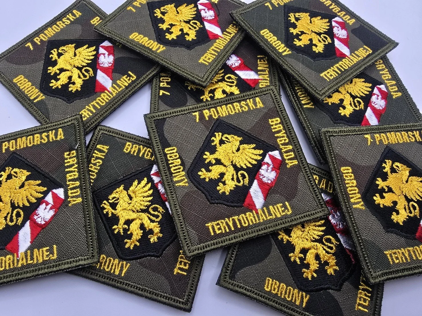 Haftowane naszywki WOT 7 Pomorskiej Brygady Obrony Terytorialnej – Fabryka Haftu Ełk