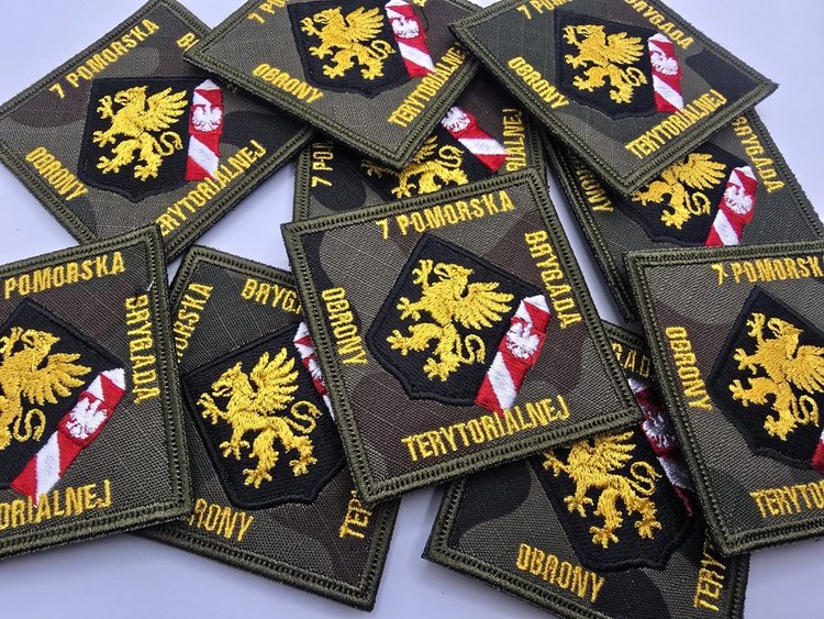 Batch of 7th Pomeranian Territorial Defence Brigade patches with embroidered griffins