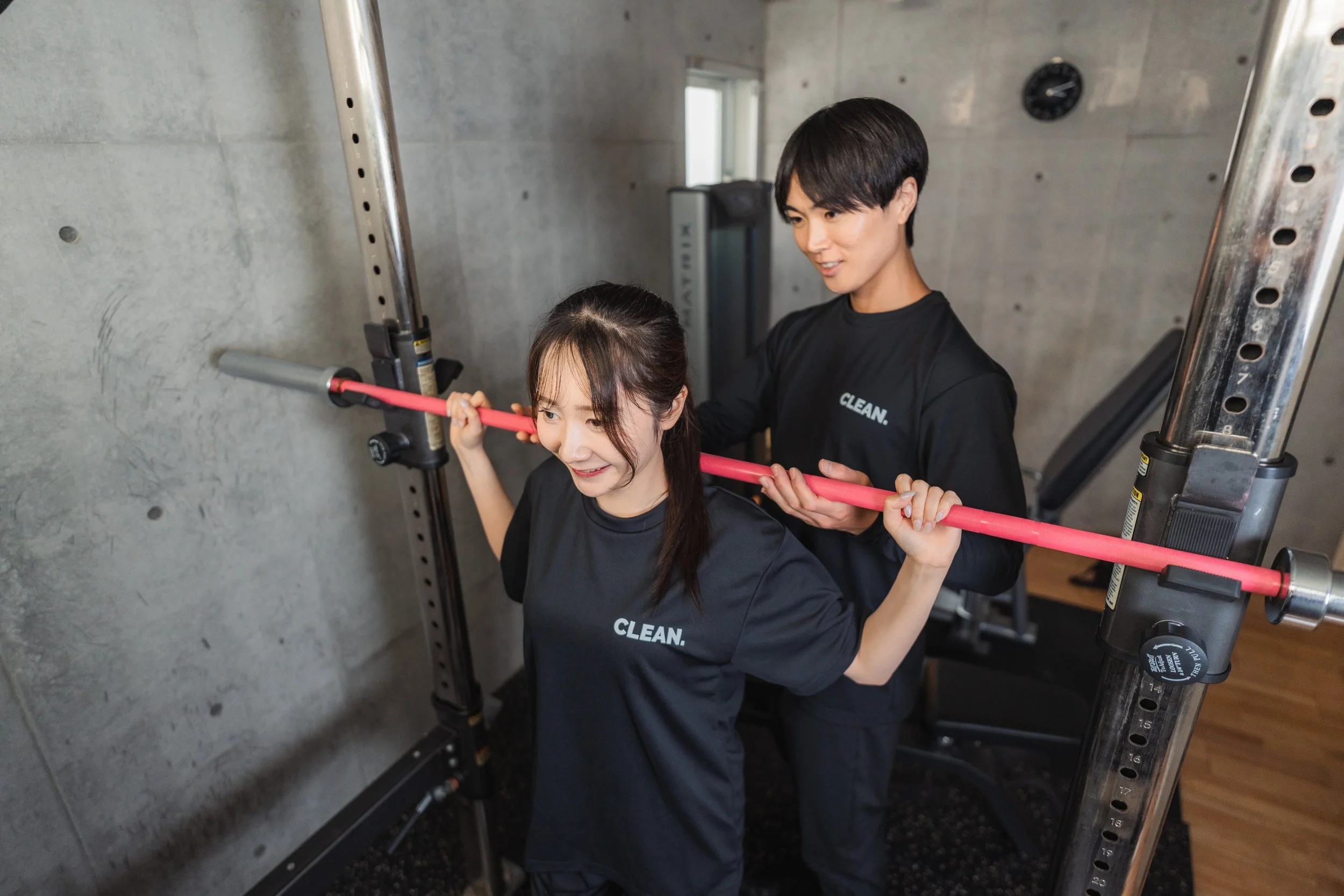 女性にこそおすすめ！ロウバースクワット