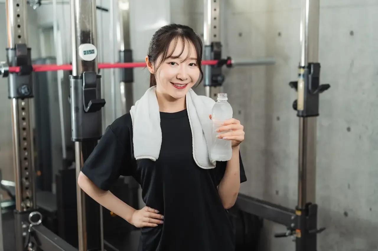 日吉のパーソナルジムCLEAN.は手ぶらで通えるレンタル完備。仕事帰りでも気軽に寄れる無料貸出ウェアとシューズ。