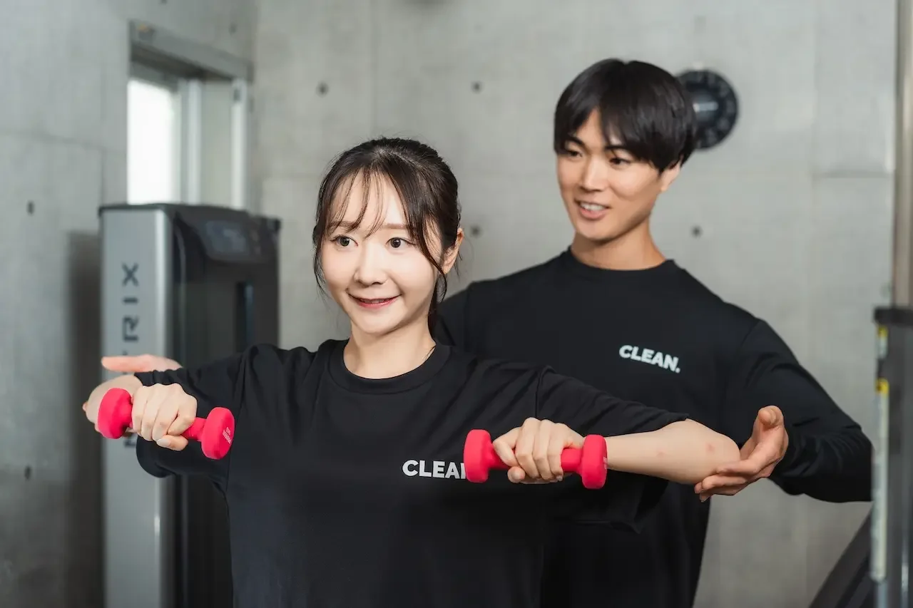 日吉のパーソナルジムCLEAN.初回体験トレーニング。運動初心者の方でも安心できるよう、代表トレーナー山際が無理のない範囲で丁寧にサポート。