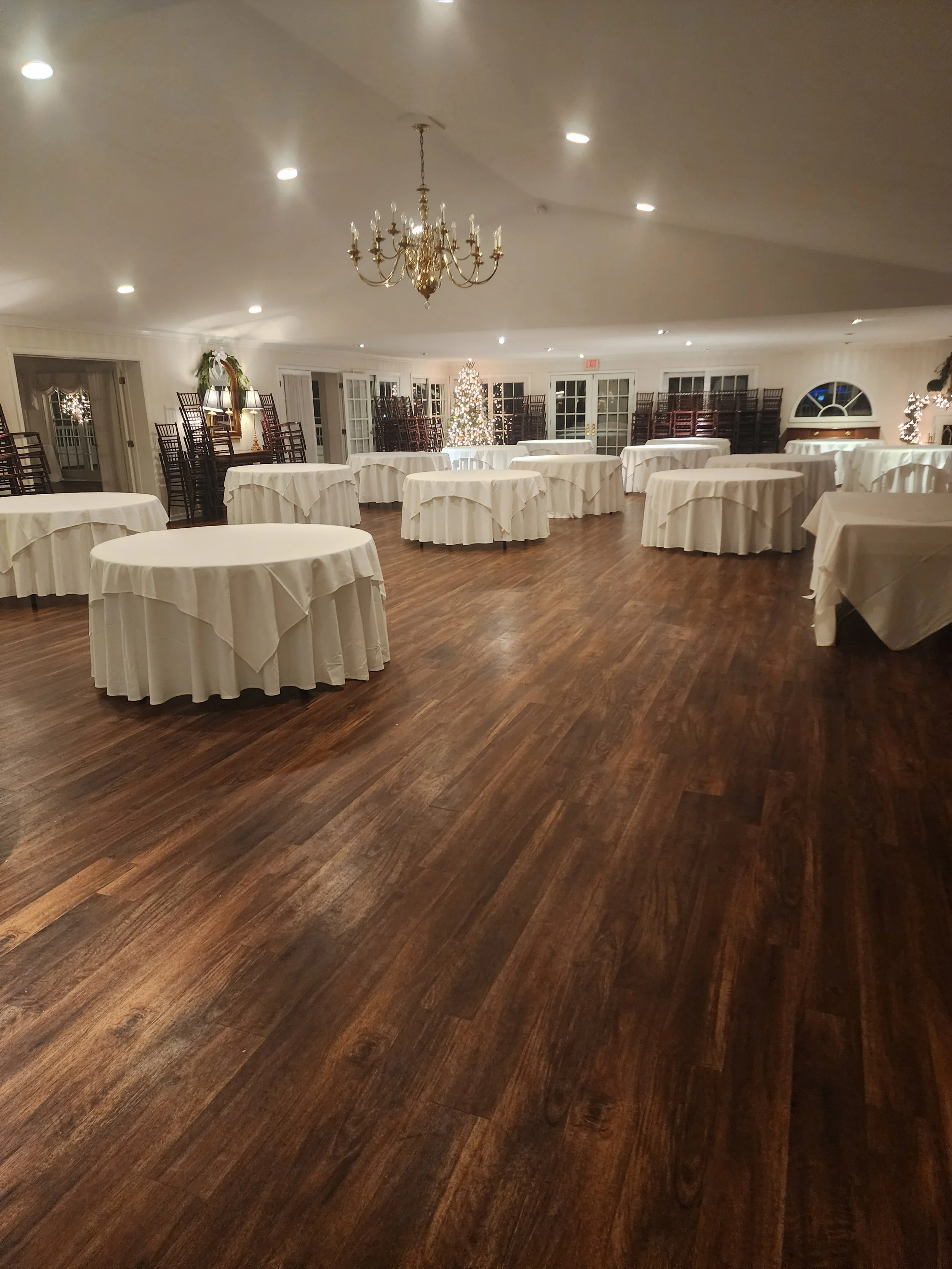 Setup and breakdown of tables and linens