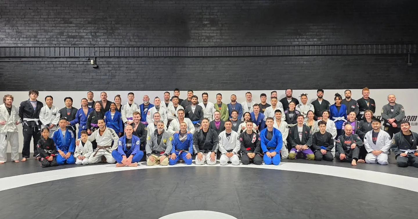 Mats have been officially blessed now

Let's roll 

#australianeliteteam #elev8mma #jiujitsu #brazilianjiujitsu #bjjlife #jitz