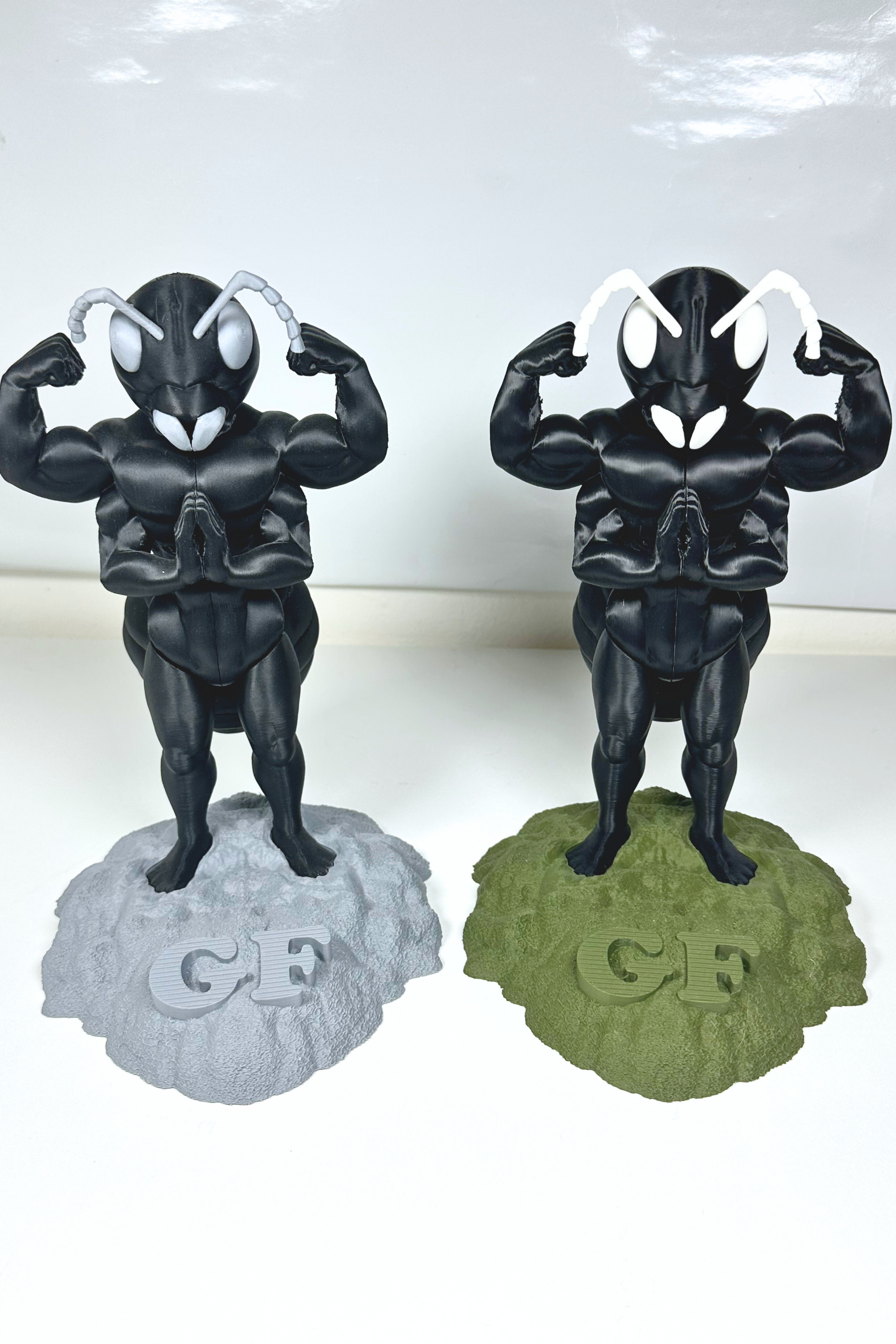 Statuette mascotte GigaFourmis