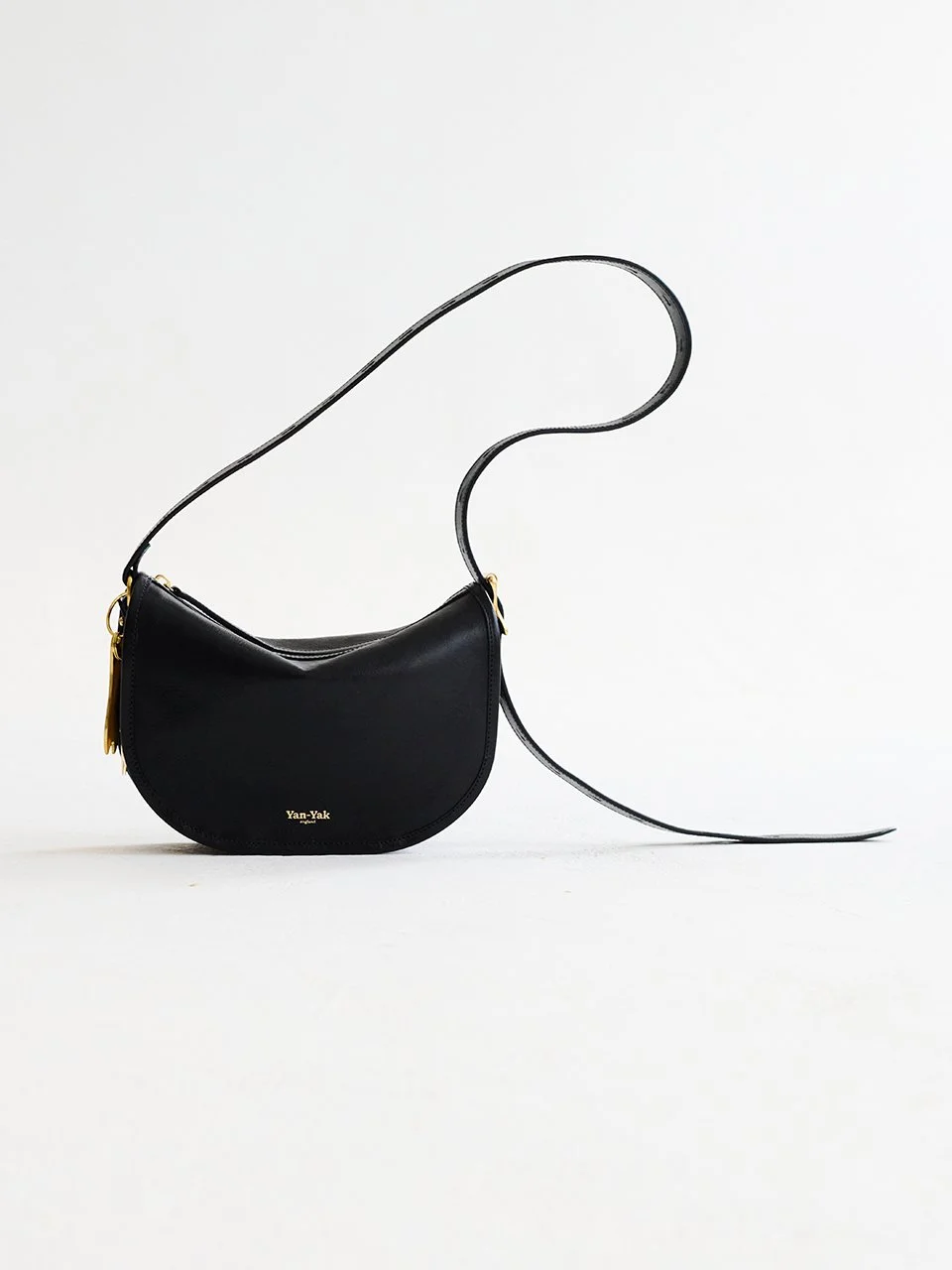 MAGGIE CROSSBODY BLACK 02.jpg
