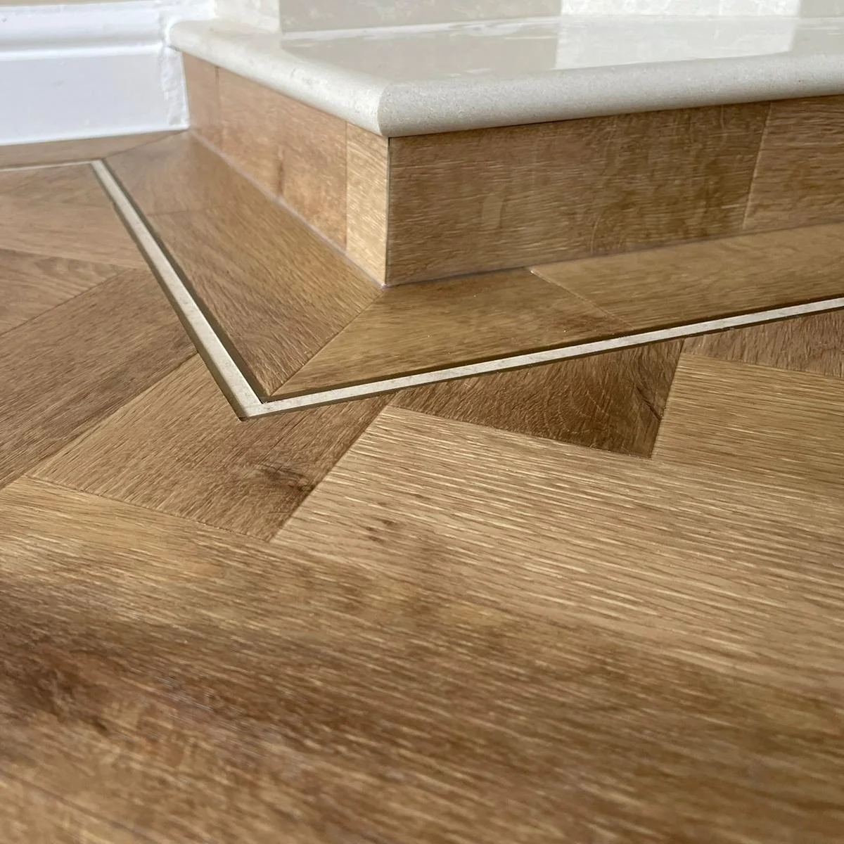 ✨ Professional & Polished:
It’s all in the detail… those small touches really complete a designer floor ✨
Rustic ashy golden hues, distinctive knots, and refined natural grain — the perfect blend of style and warmth.
Amtico S