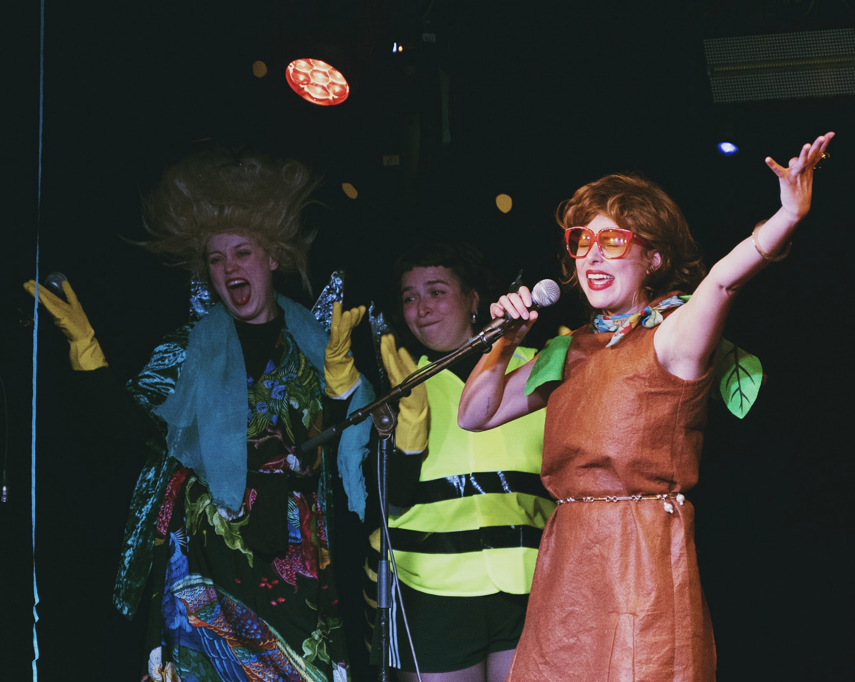 Photo : Fanny-Laure Bovet - Le Trio B.E.T. (Camille Tavelli, Nathaly Leduc et Sophie Ammann) Cabaret B.E.T. février 2025 à La Gravière
