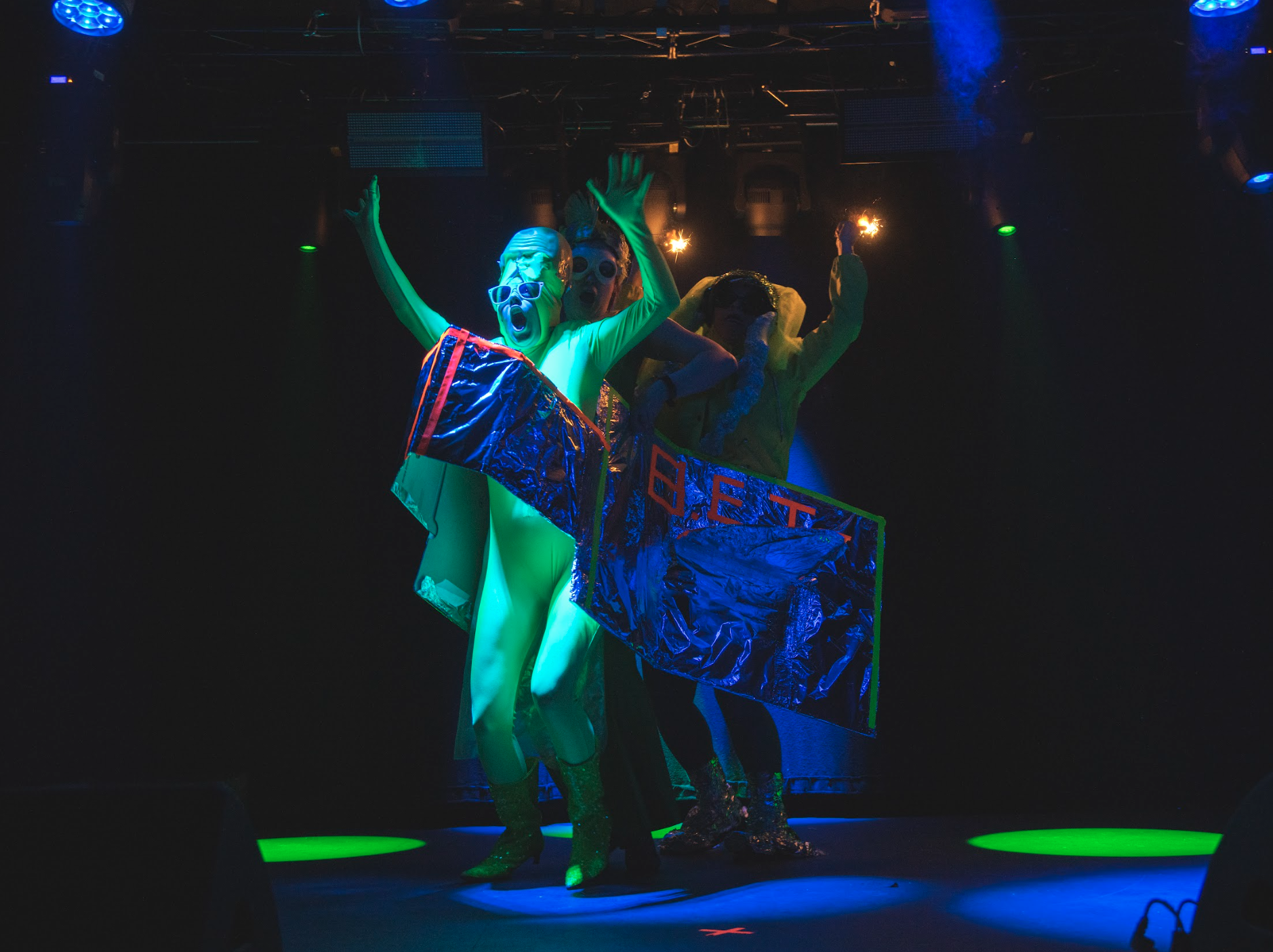 Photo : Fanny-Laure Bovet - Le Trio B.E.T. (Camille Tavelli, Nathaly Leduc et Sophie Ammann) Cabaret B.E.T. avril 2025 à La Gravière