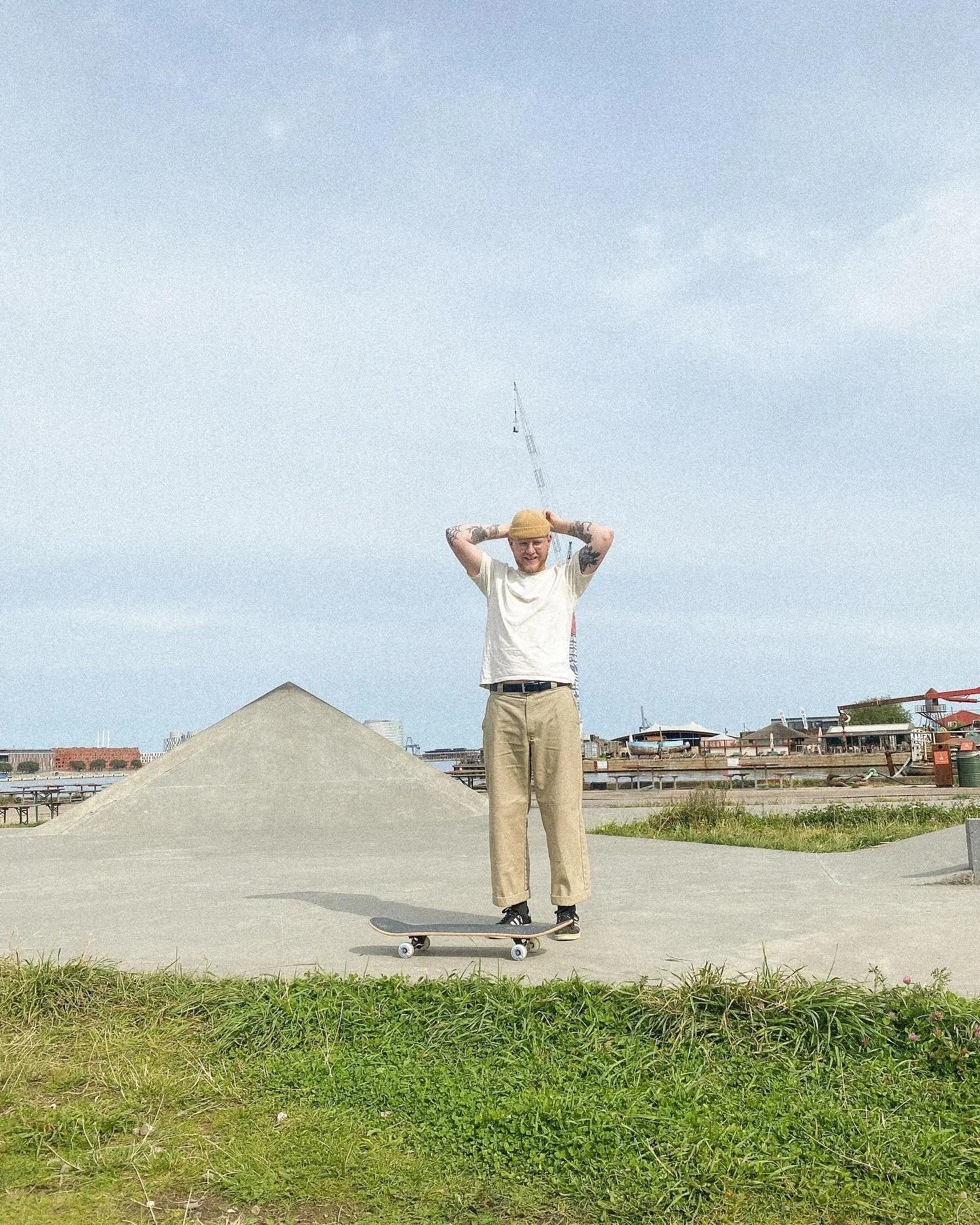 Sommeren forsvandt n&aelig;sten inden vi n&aring;ede at se os om og vi har haft travlt med bare at v&aelig;re og nyde efter nogle hektiske m&aring;neder 💛 Vi er tilbage p&aring; N&oslash;rrebro og klar til at suge de sidste sommerstunder til os - no