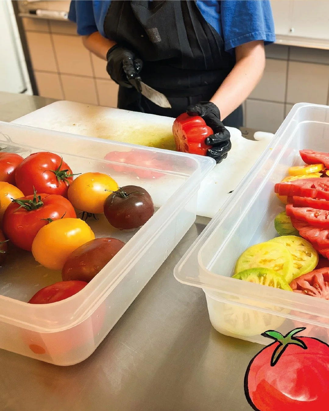 🍅 Menu uge 26 🍅

MANDAG - 23. juni
Langtidsbagt knoldselleri med tonnatosauce og rucola
R&aring;marineret squash med ricotta
Kartofler med urter 
Br&oslash;d og pisket sm&oslash;r

TIRSDAG - 24. juni
Empanadas
Grillede gr&oslash;ntsager
Gr&oslash;n