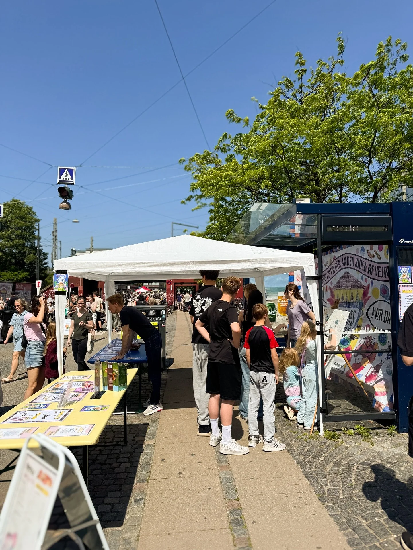 Et forsinket, men k&aelig;mpe tak til alle jer, der kiggede forbi Frodes stand til byfesten ☀️ Vanl&oslash;se p&aring; den 2. ende ☀️sidste weekend 🎉

Det var en virkelig dejlig dag fyldt med gode snakke 💬, inspirerende id&eacute;er 💡, sk&oslash;n