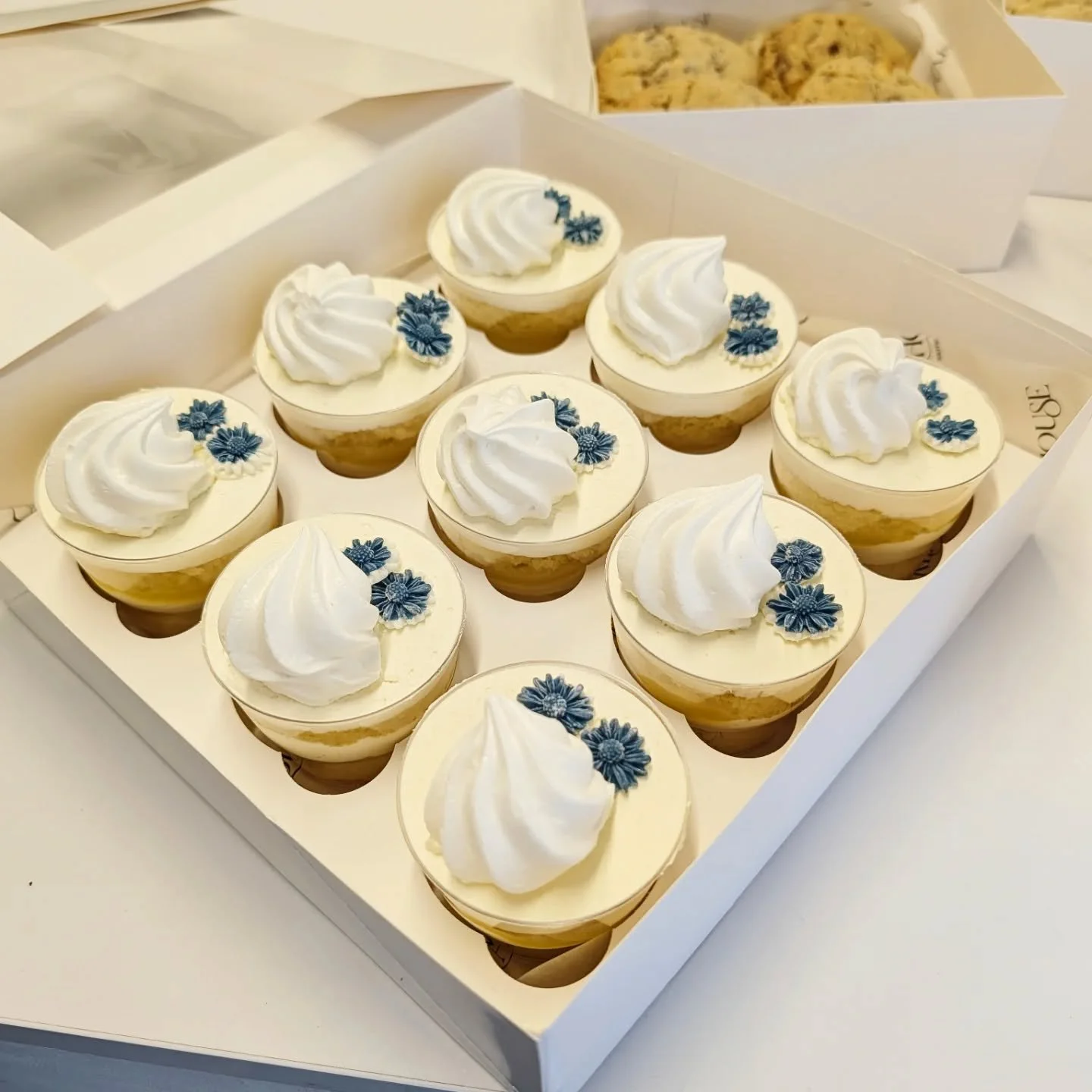 Desserts for an Eid get together 
- lemon cake pots
- Raspberry cupcakes 
- New York Cookies 
- Brownie squares
- Themed sugar cookies 

#eidmubarak #eidtreats #dessertsofinstagram #sheffieldcakes #cakessheffield
