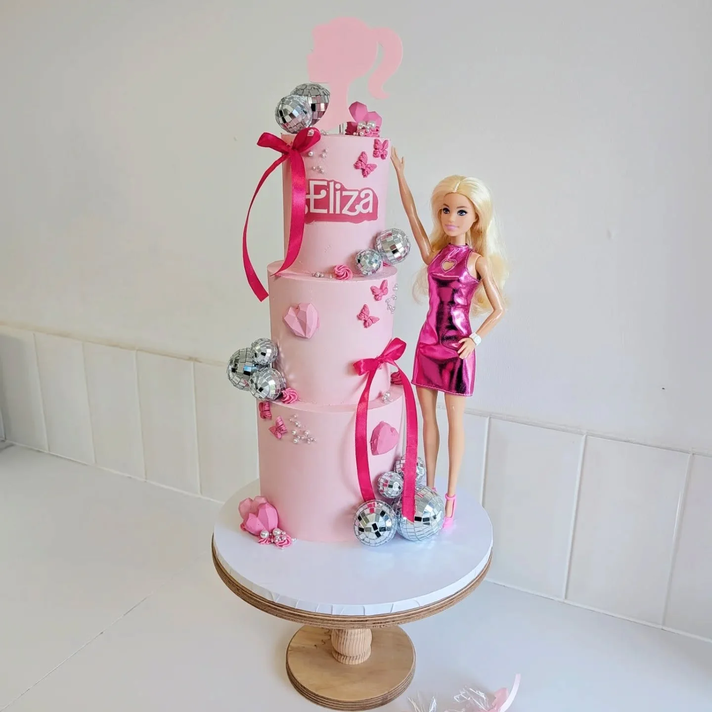 The cutest Barbie cake 💕 

#barbiecake #barbiedoll #pinkcakes #sheffieldcakes